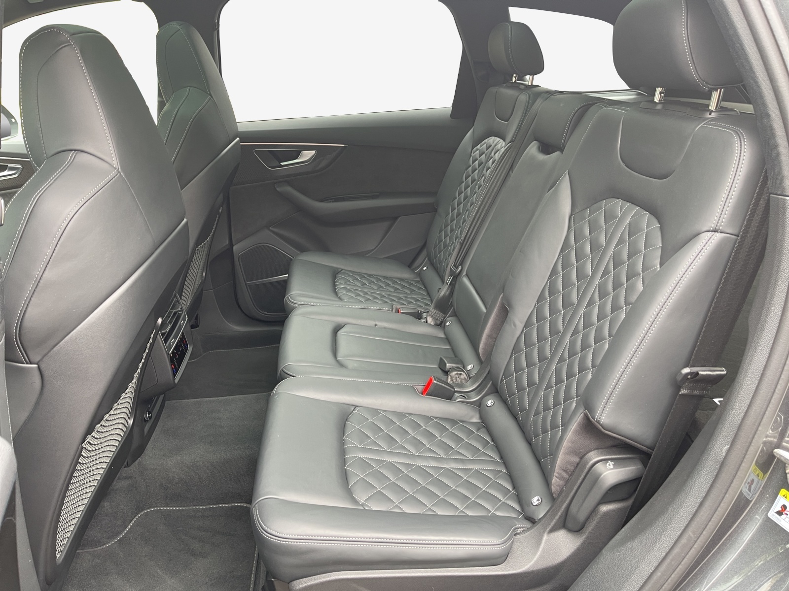 AUDI SQ7 TFSI quattro tiptronic-image-11