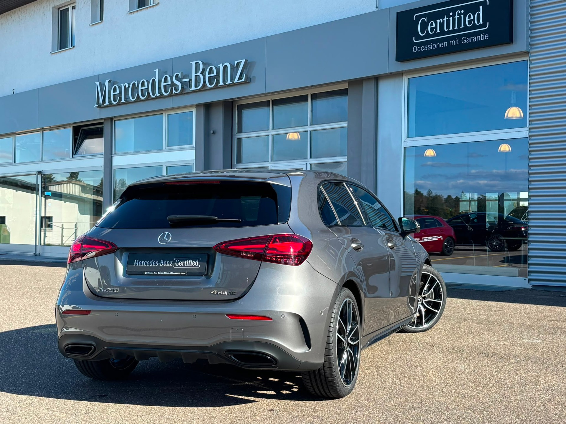 MERCEDES-BENZ A 250 AMG-Line 4Matic-image-3