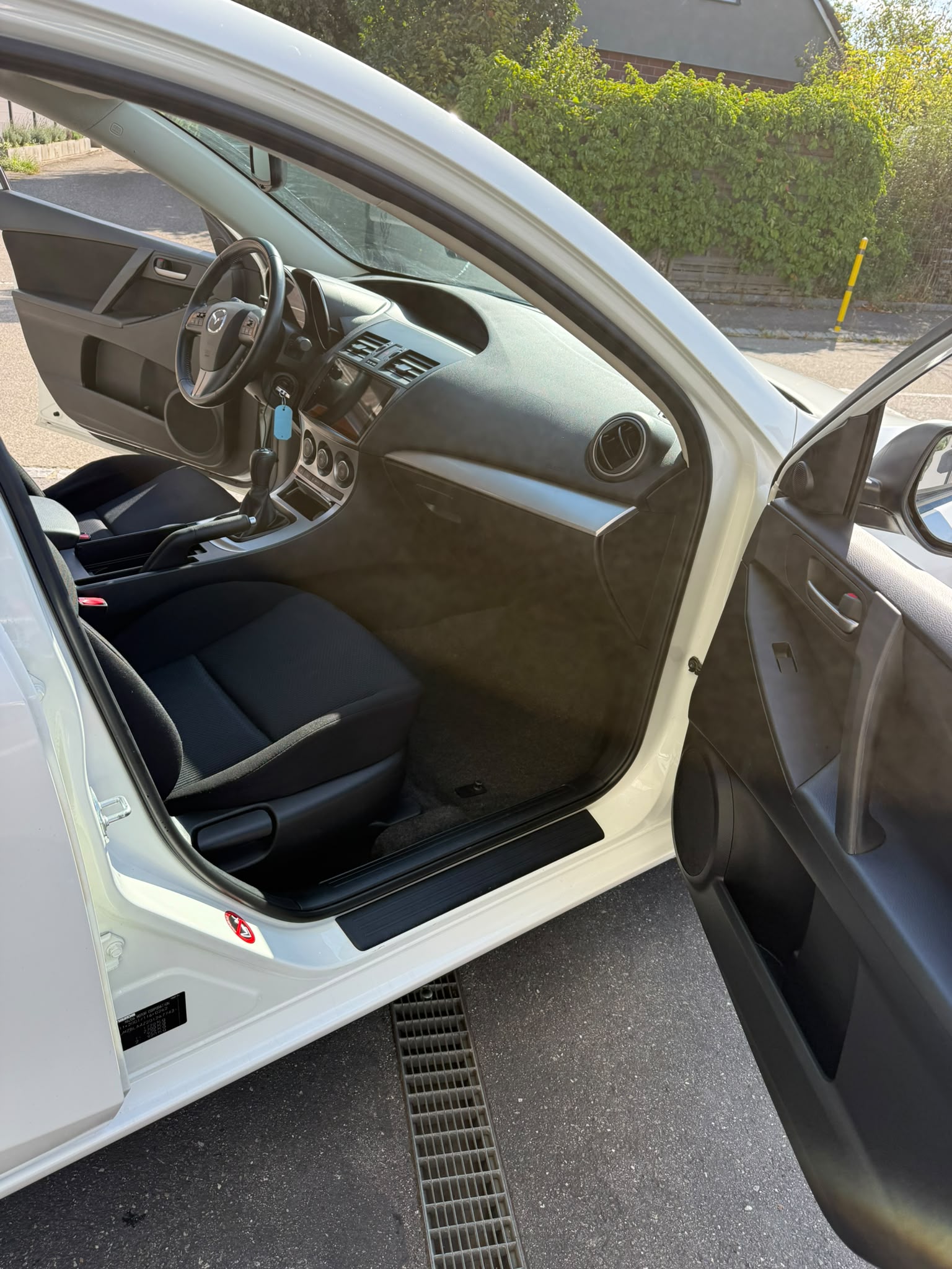 MAZDA 3 1.6 16V Confort-image-9