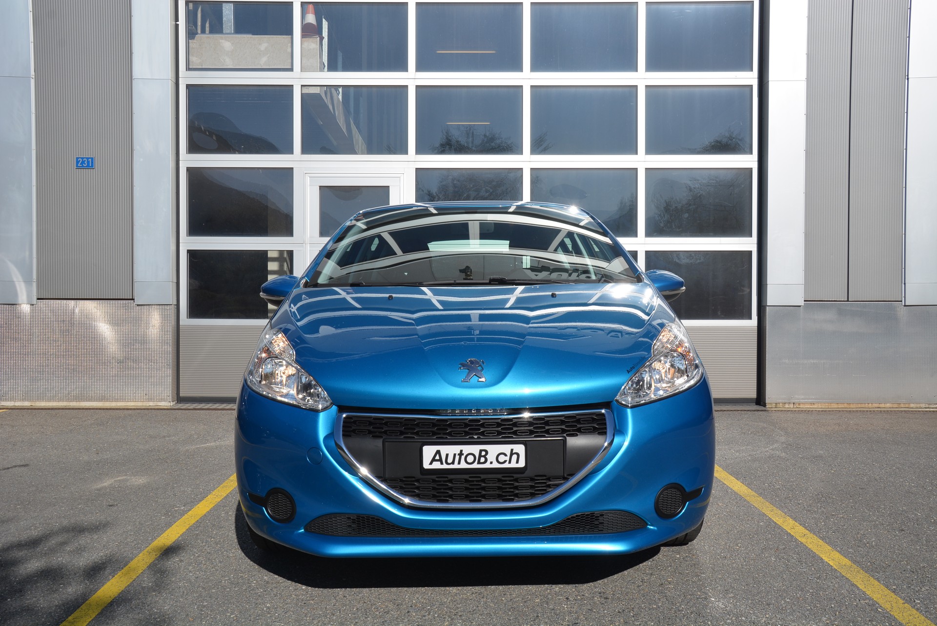 PEUGEOT 208 1.6 e-HDI Active-image-2