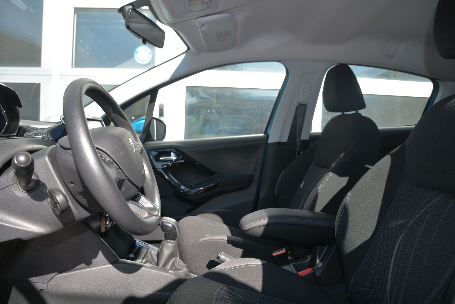 PEUGEOT 208 1.6 e-HDI Active-image-14