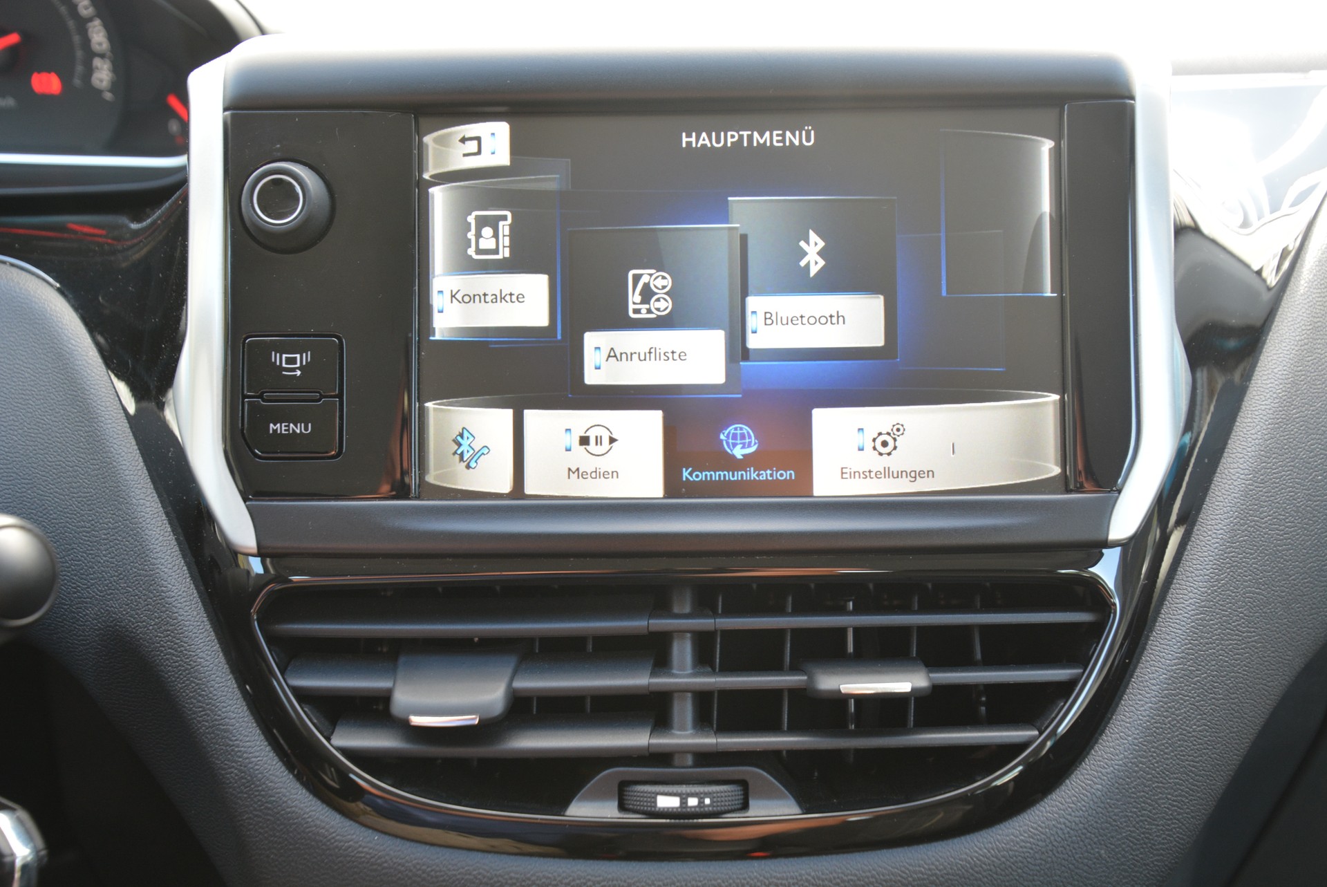PEUGEOT 208 1.6 e-HDI Active-image-10