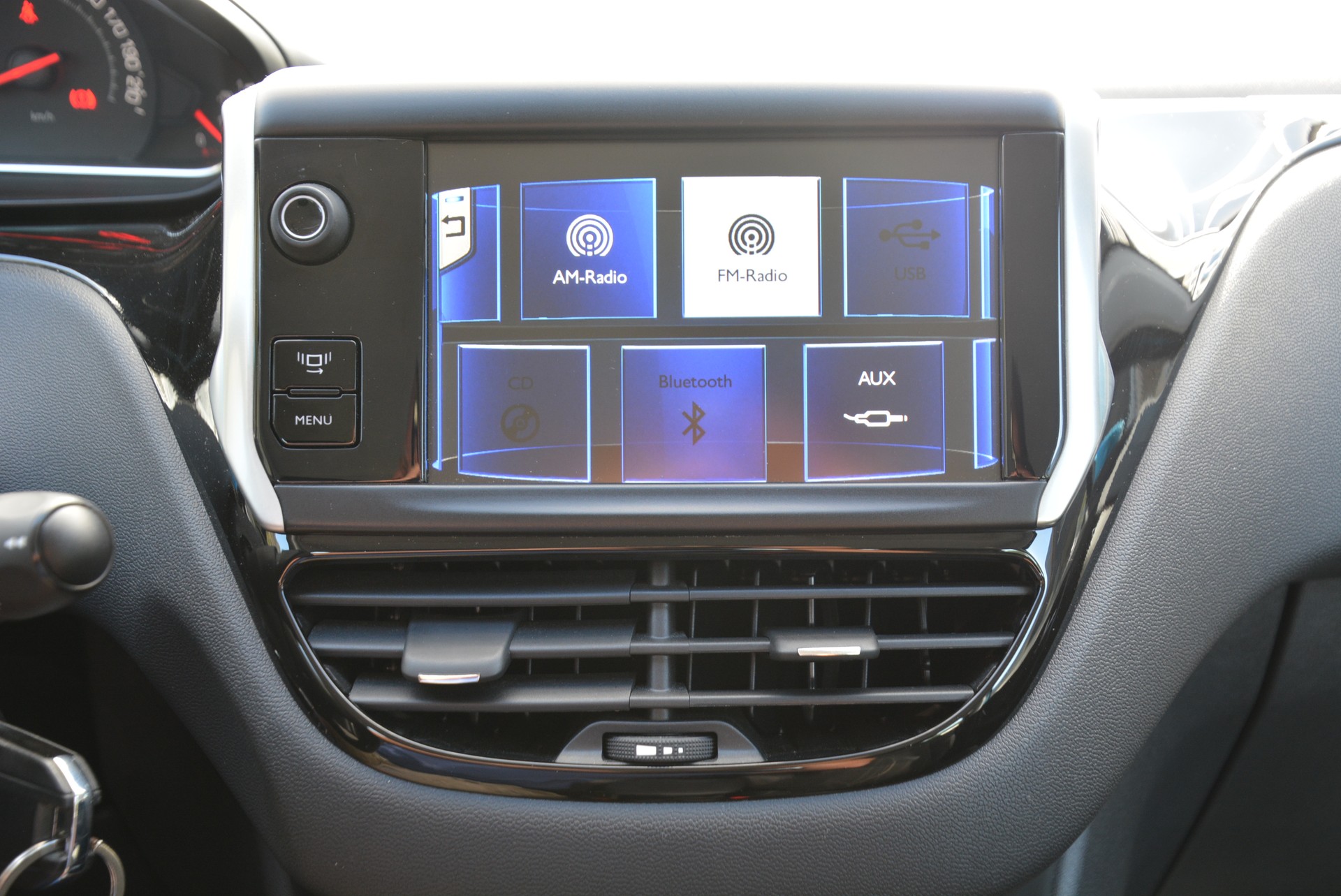 PEUGEOT 208 1.6 e-HDI Active-image-7