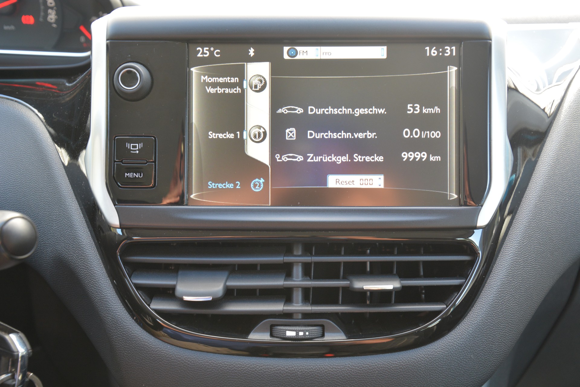 PEUGEOT 208 1.6 e-HDI Active-image-8
