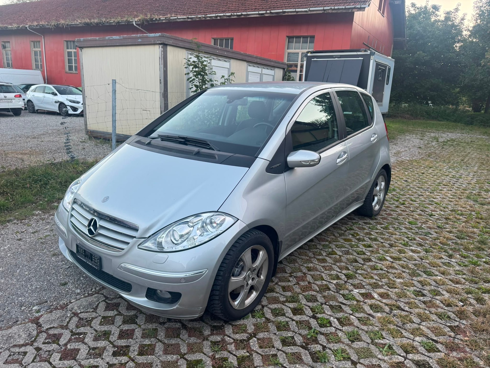 MERCEDES-BENZ 2.0L essence (2’035 cm3) – 136 ch (100 kW)-image-1