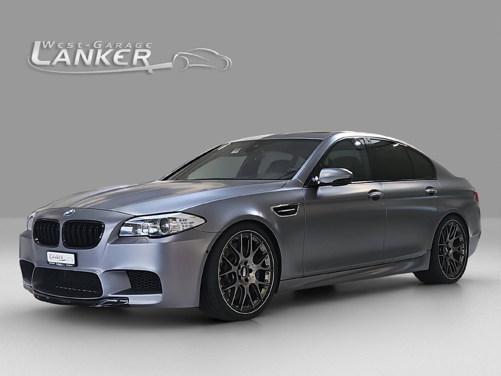 BMW M5-image-0