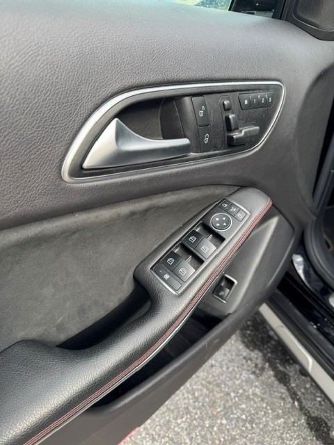 MERCEDES-BENZ GLA 220 CDI AMG Line 4Matic 7G-DCT-image-8