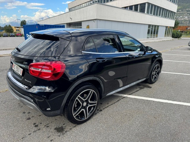 MERCEDES-BENZ GLA 220 CDI AMG Line 4Matic 7G-DCT-image-2