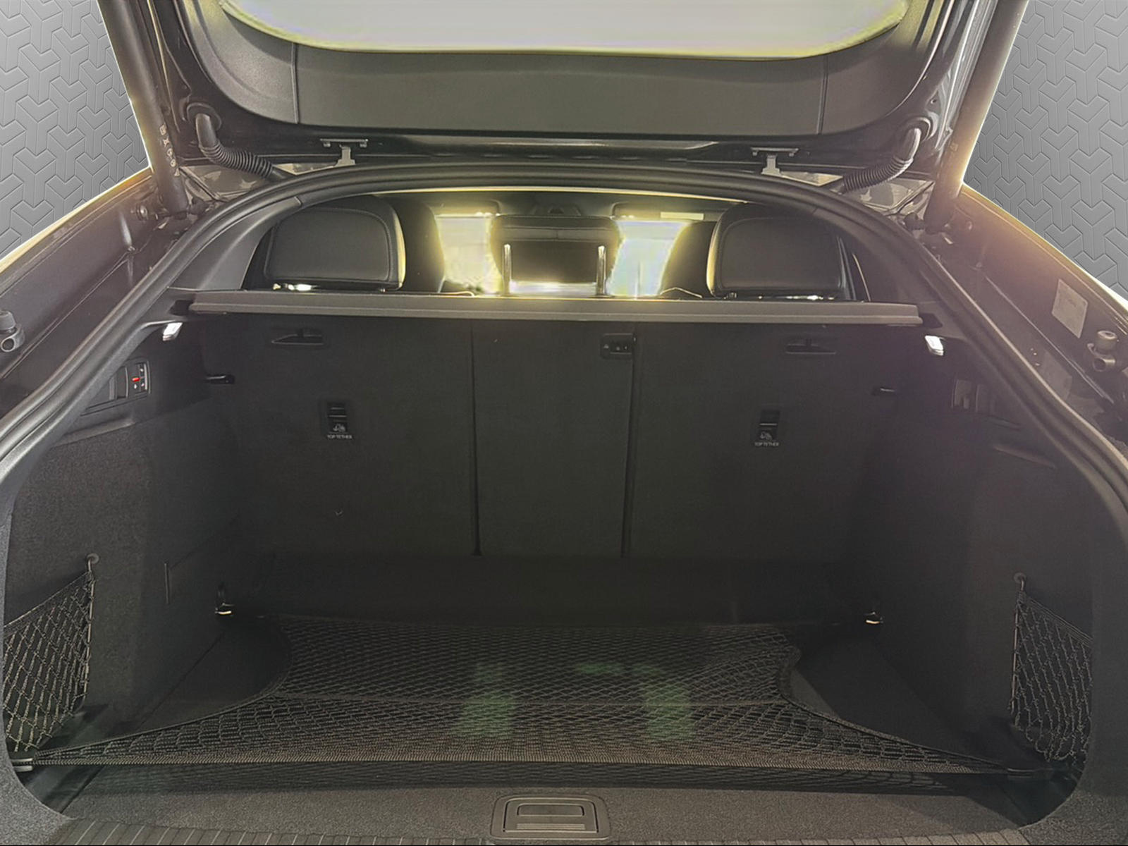AUDI Q6 Sportback e-tron quattro-image-13