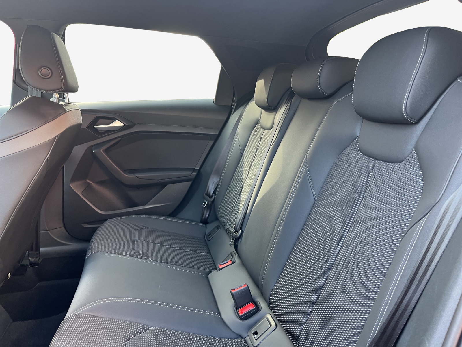 AUDI A1 allstreet 30 TFSI Attraction S-tronic-image-11