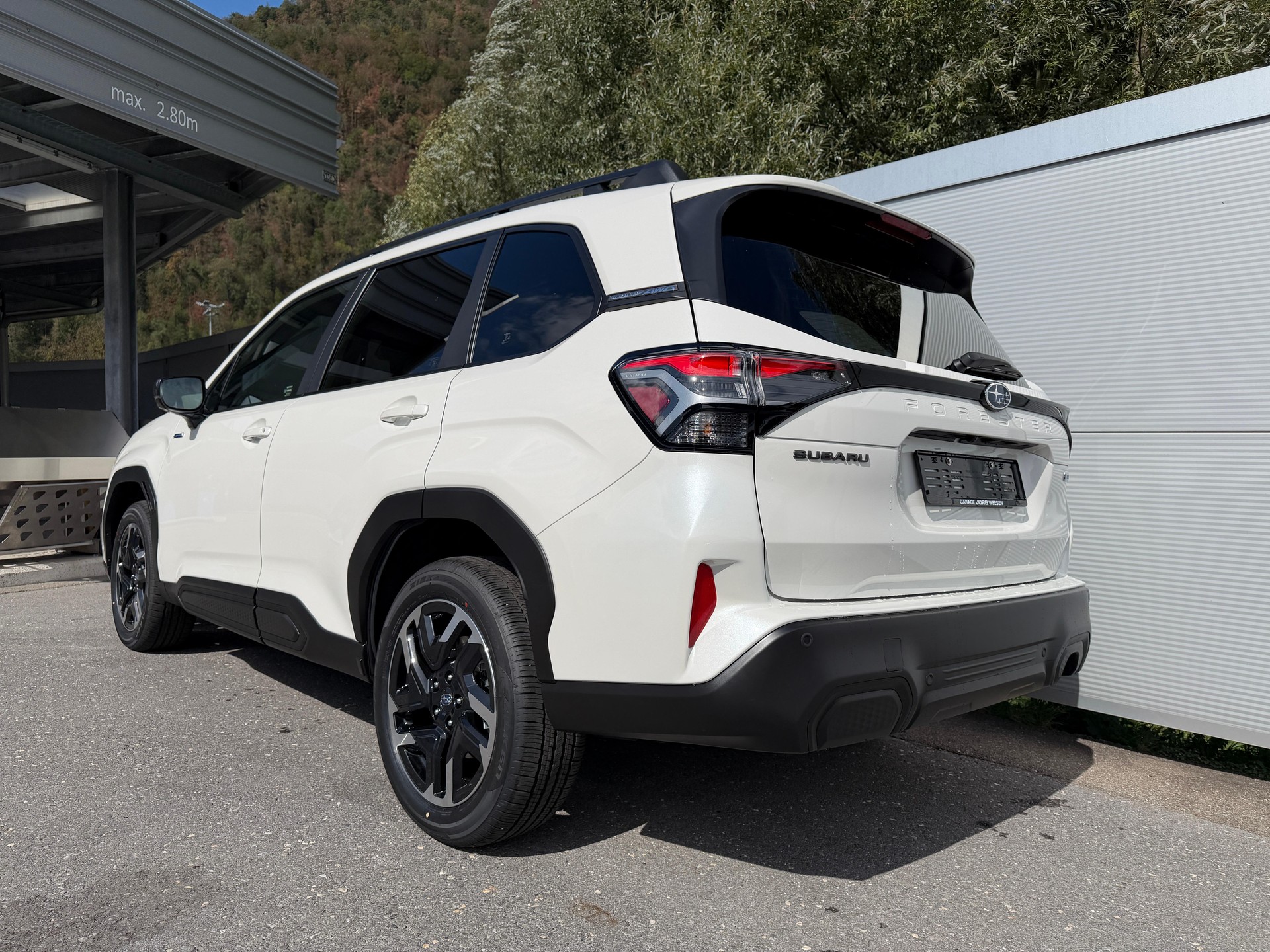 SUBARU Forester Station 2.0i e-Boxer Swiss Plus-image-4
