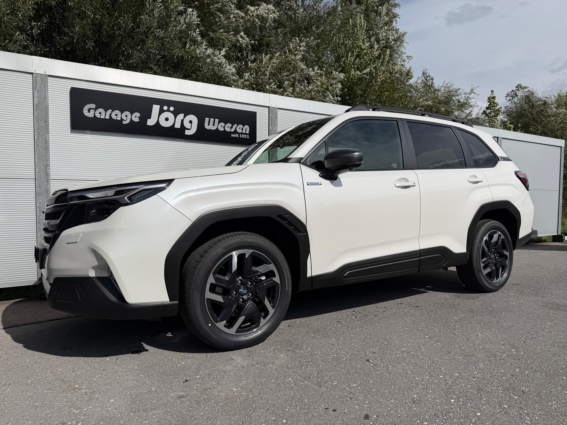 SUBARU Forester Station 2.0i e-Boxer Swiss Plus-image-0