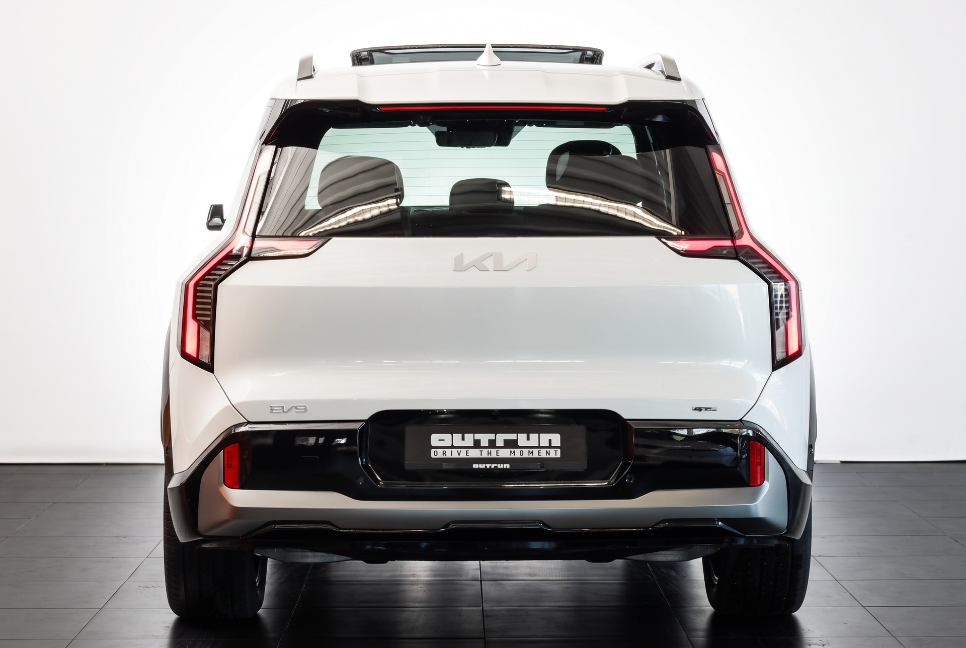 KIA EV9 99,8 kWh GT-Line 4x4 * 7 seats-image-2