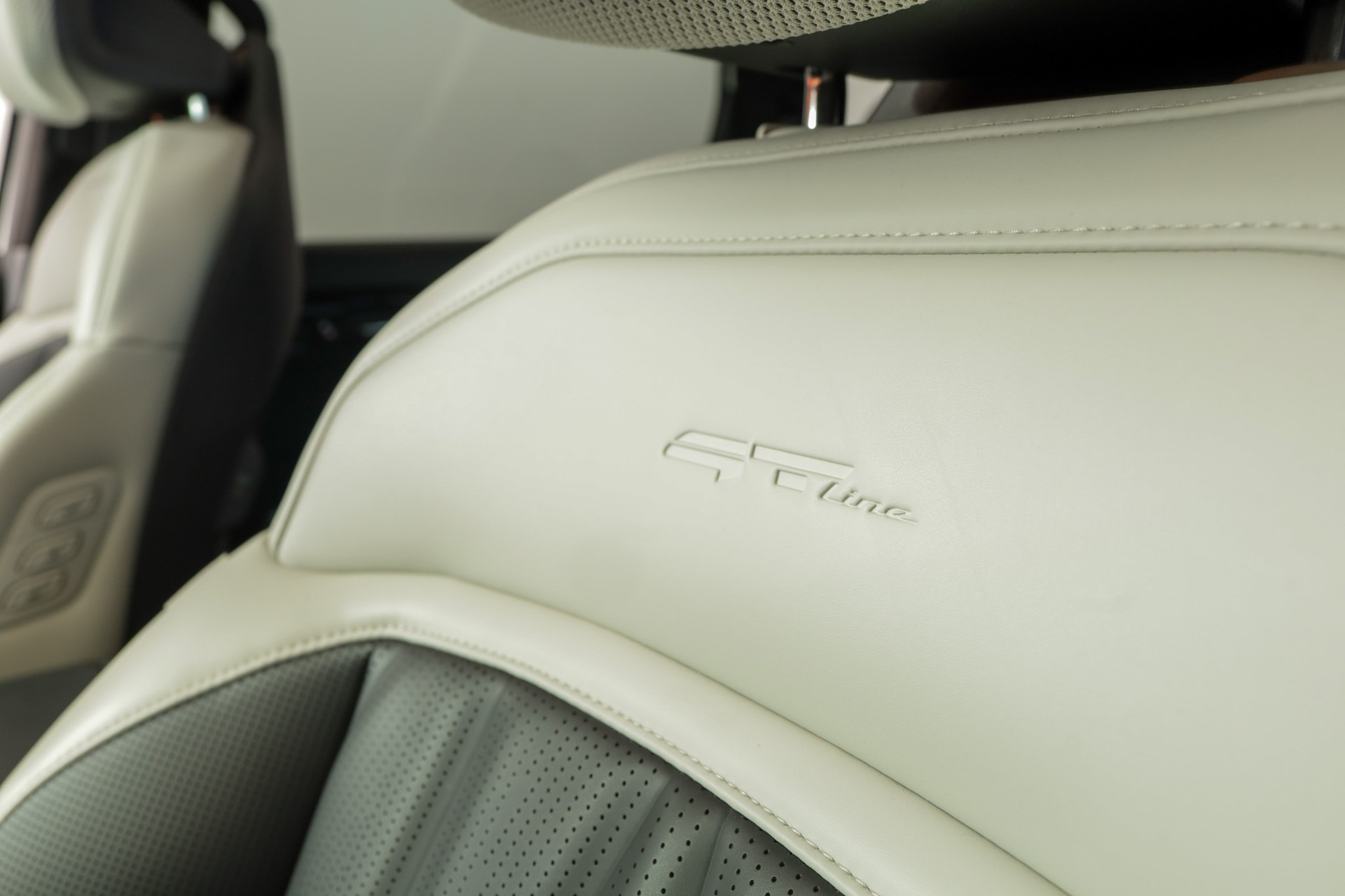 KIA EV9 99,8 kWh GT-Line 4x4 * 7 seats-image-16