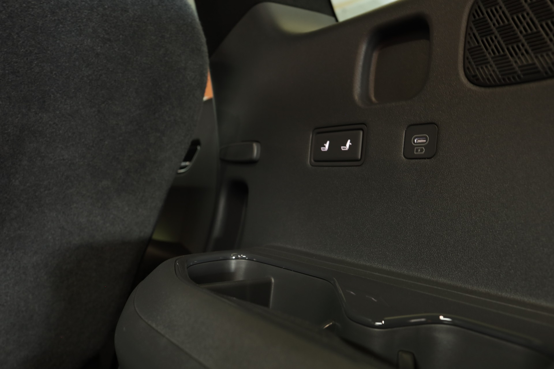 KIA EV9 99,8 kWh GT-Line 4x4 * 7 seats-image-24