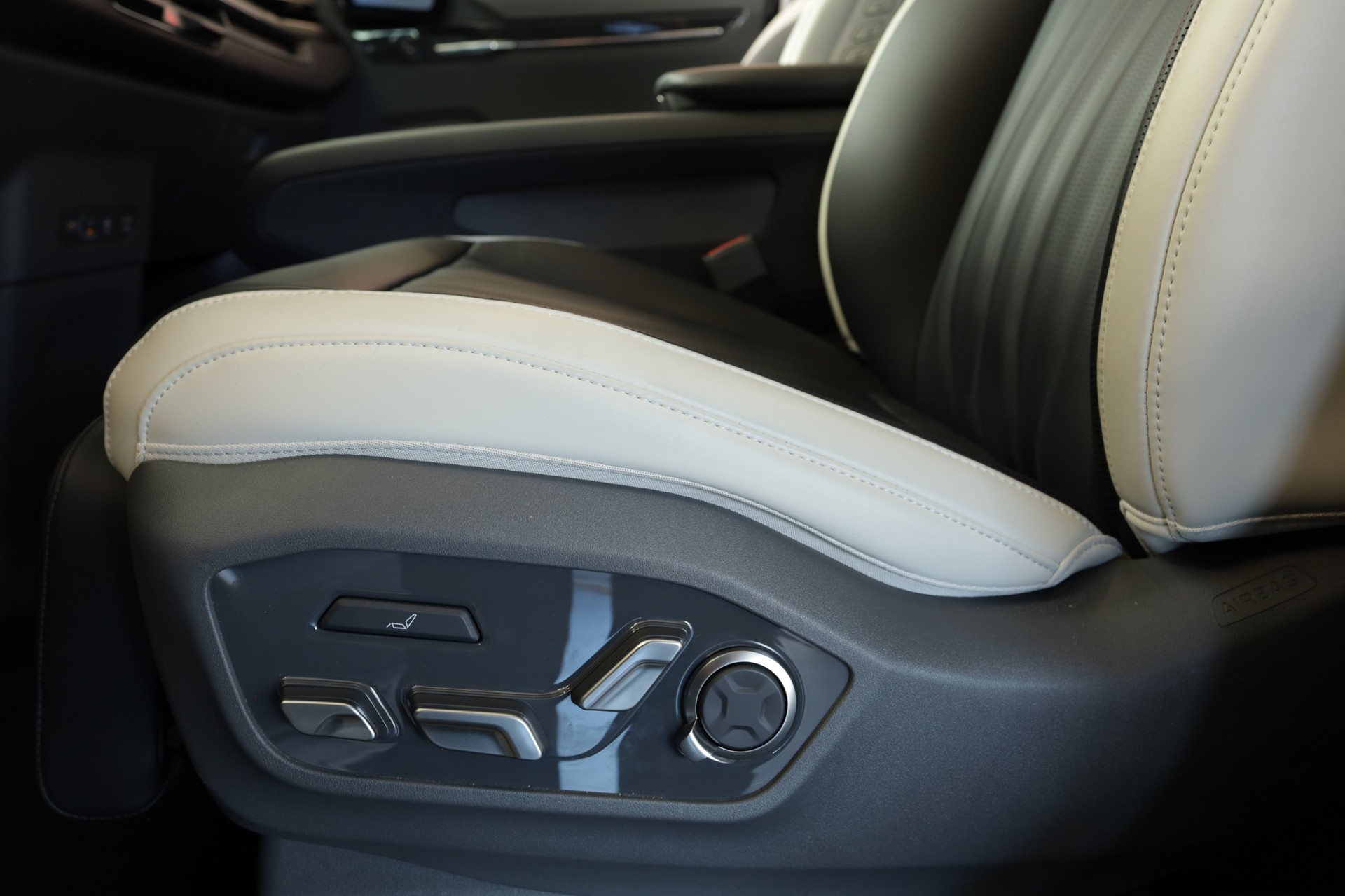 KIA EV9 99,8 kWh GT-Line 4x4 * 7 seats-image-25