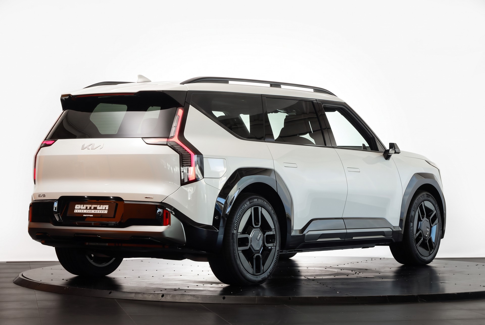 KIA EV9 99,8 kWh GT-Line 4x4 * 7 seats-image-5