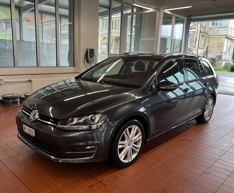 VW Golf Variant 2.0 TDI Highline 4Motion-image-0
