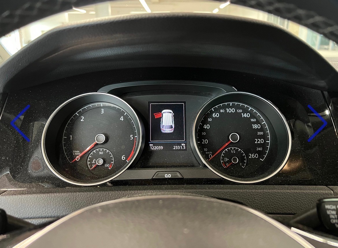 VW Golf Variant 2.0 TDI Highline 4Motion-image-10