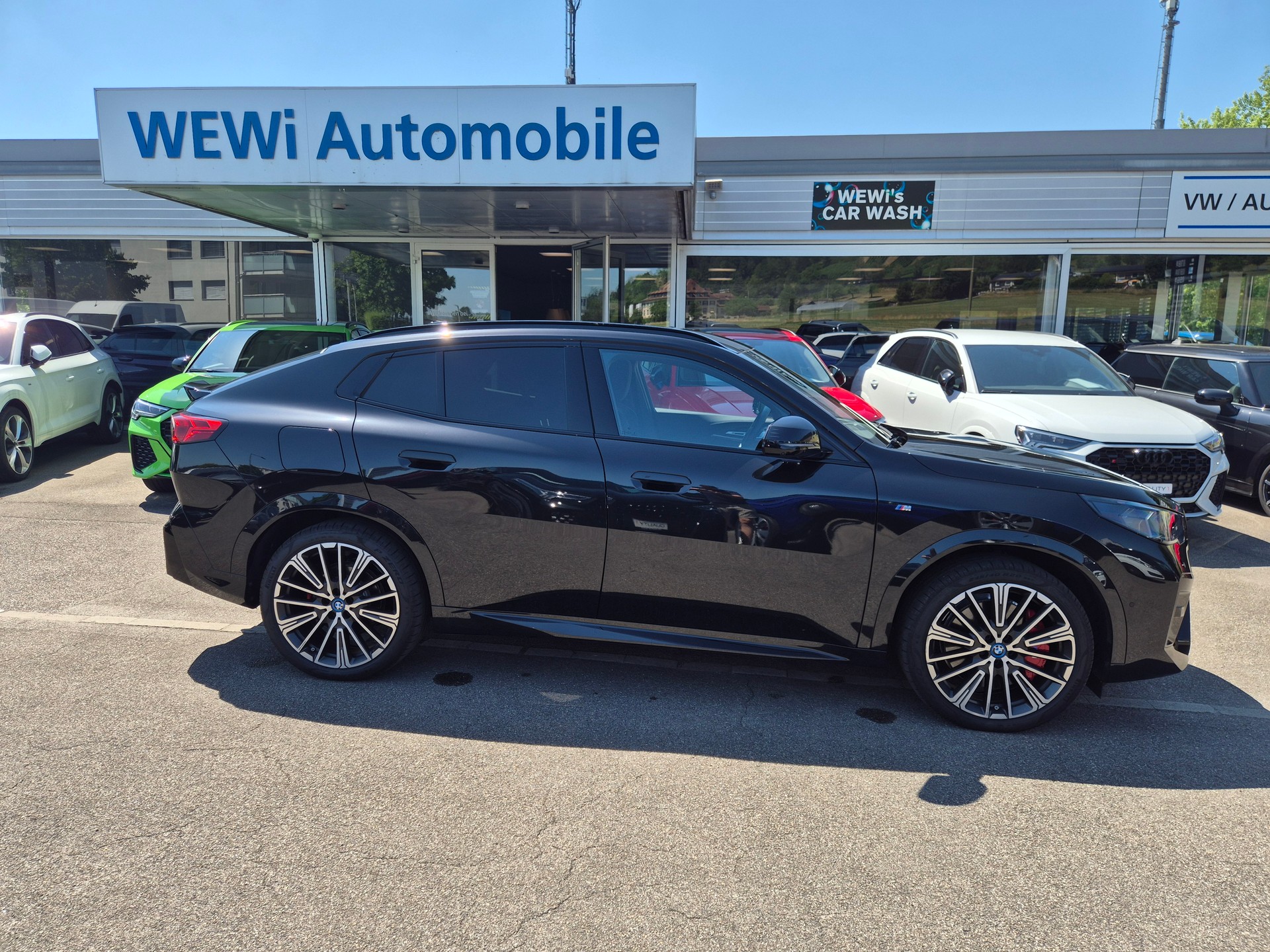 BMW iX2 xDrive 30 M Sport Pro-image-3