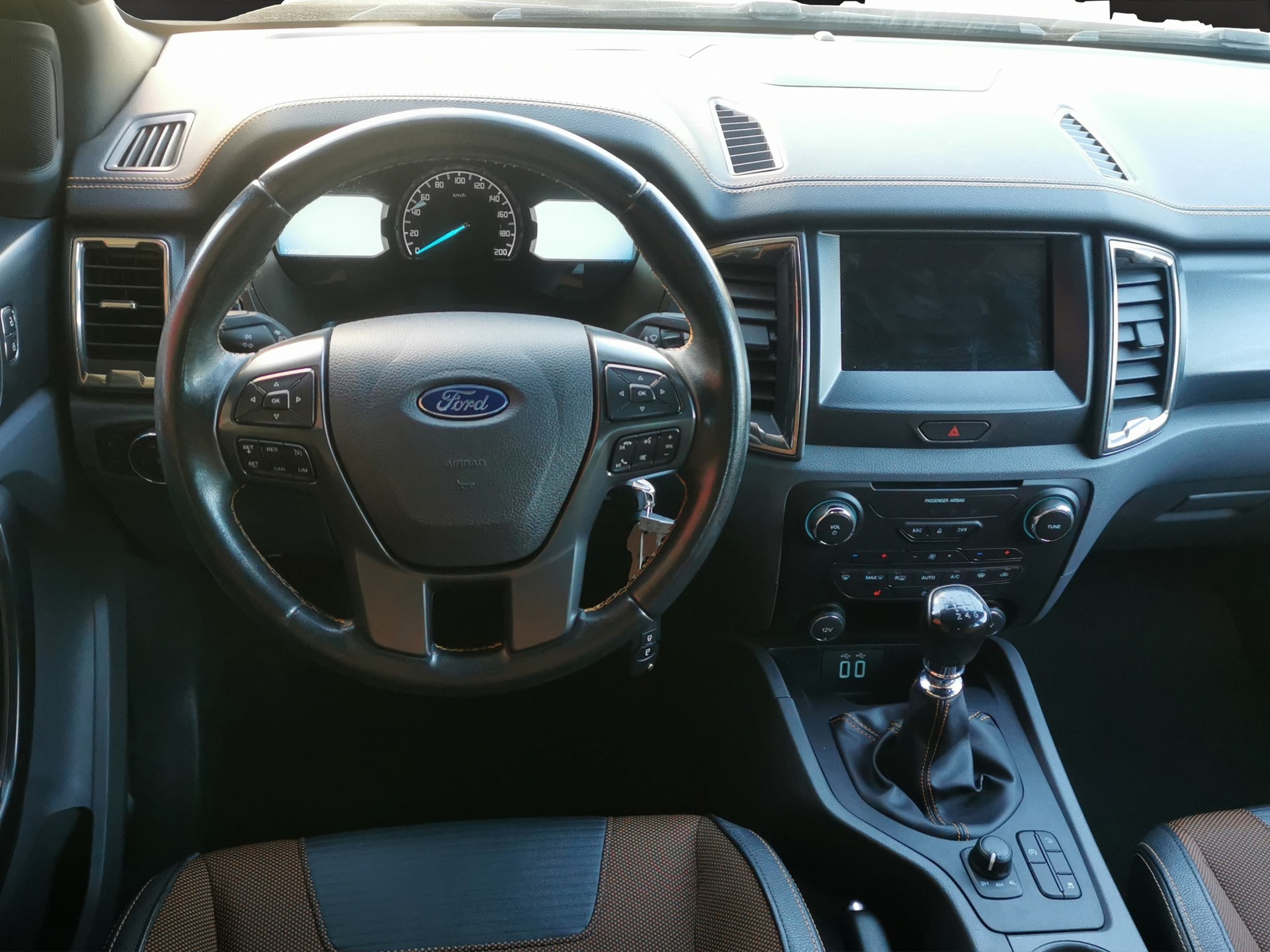FORD Ranger Wildtrak 2.2 TDCi 4x4-image-13