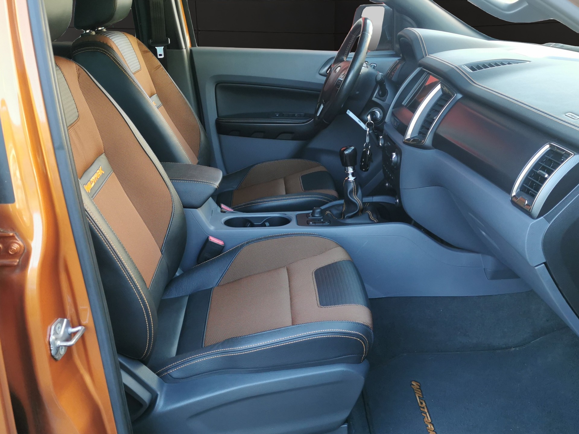 FORD Ranger Wildtrak 2.2 TDCi 4x4-image-12