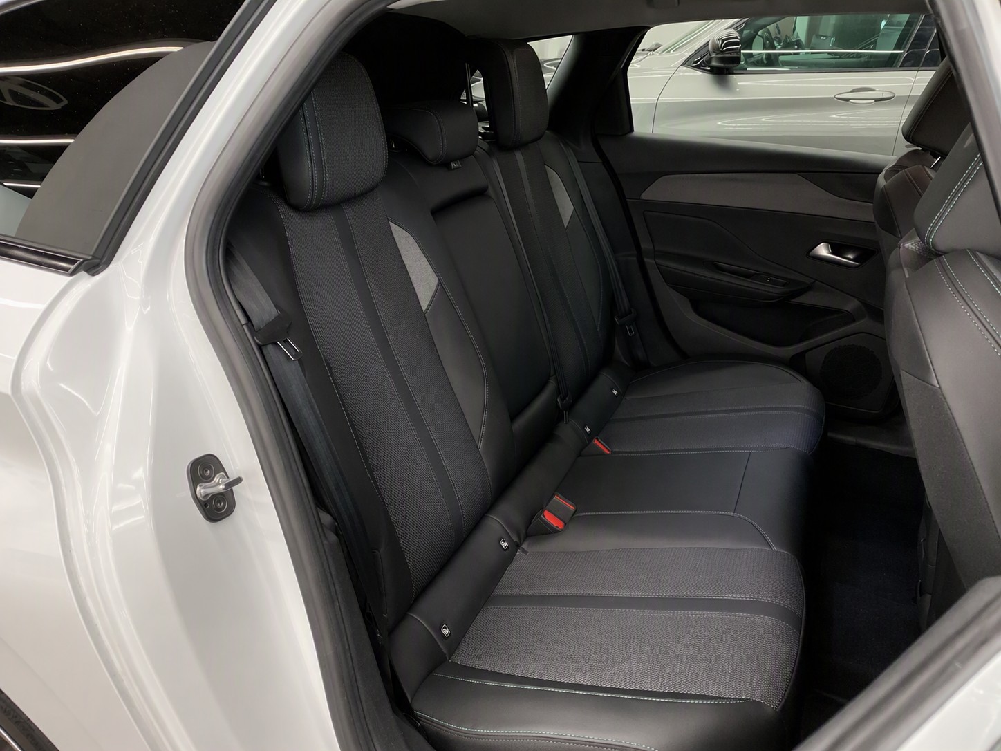 PEUGEOT 308 e SW Sport Allure-image-6