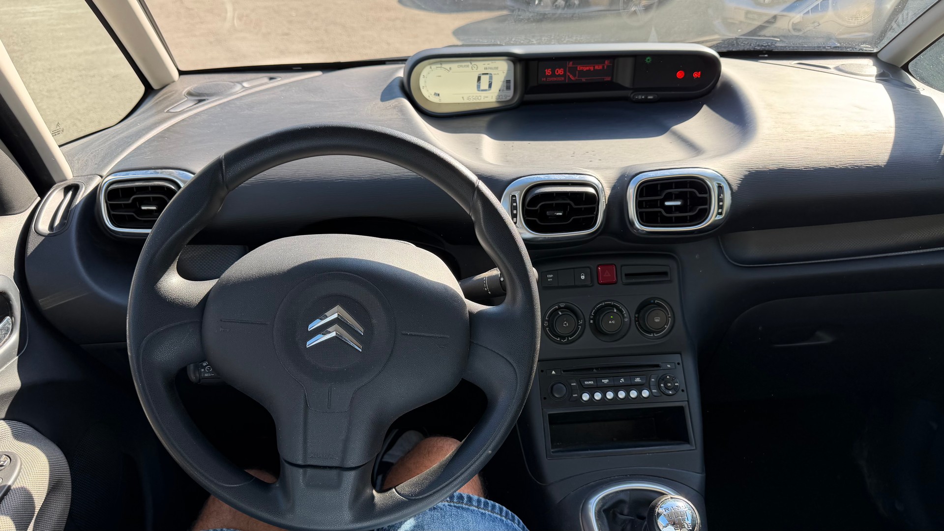 CITROEN C3 Picasso 1.6 HDi Swiss Style-image-9