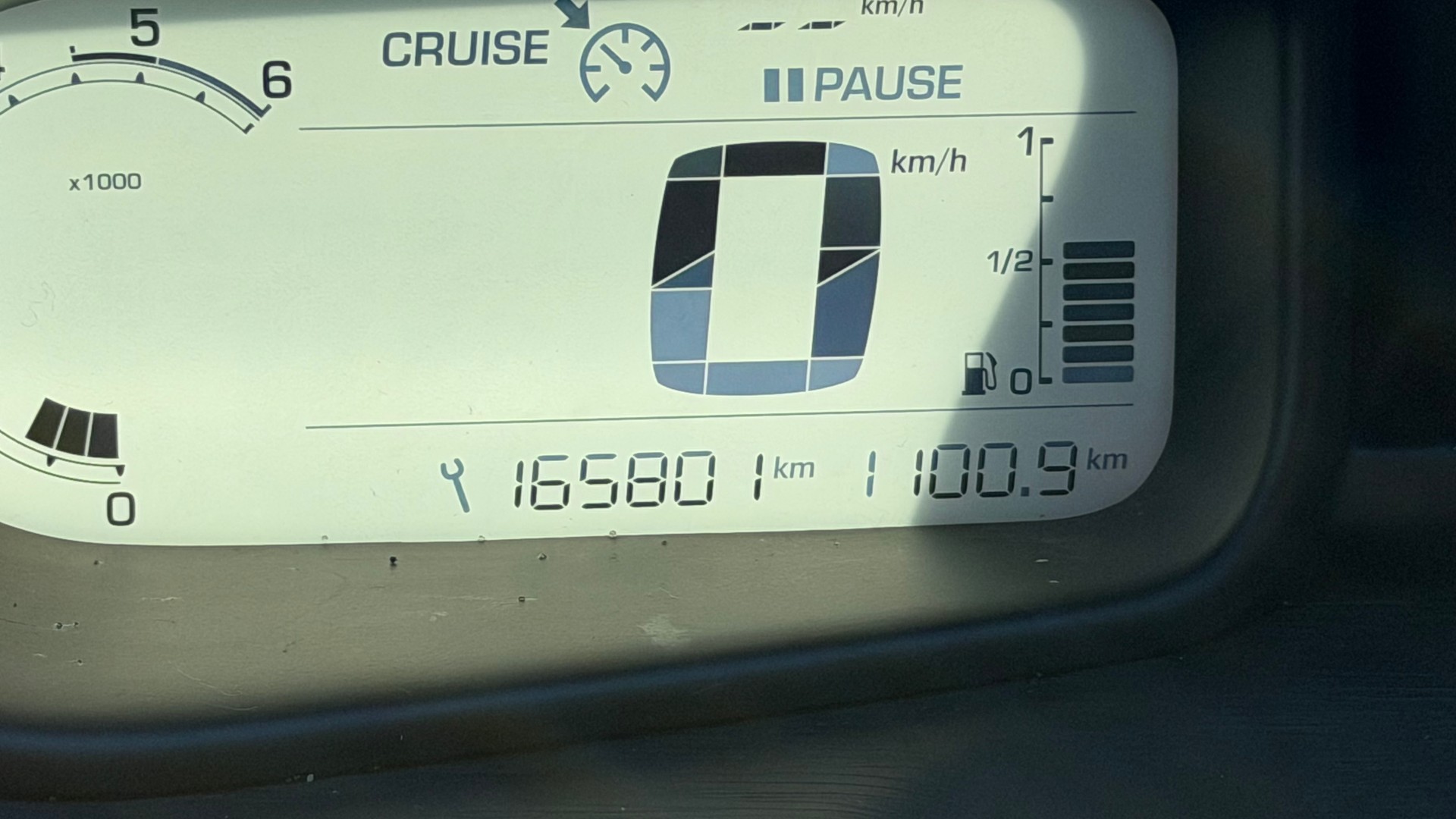 CITROEN C3 Picasso 1.6 HDi Swiss Style-image-11