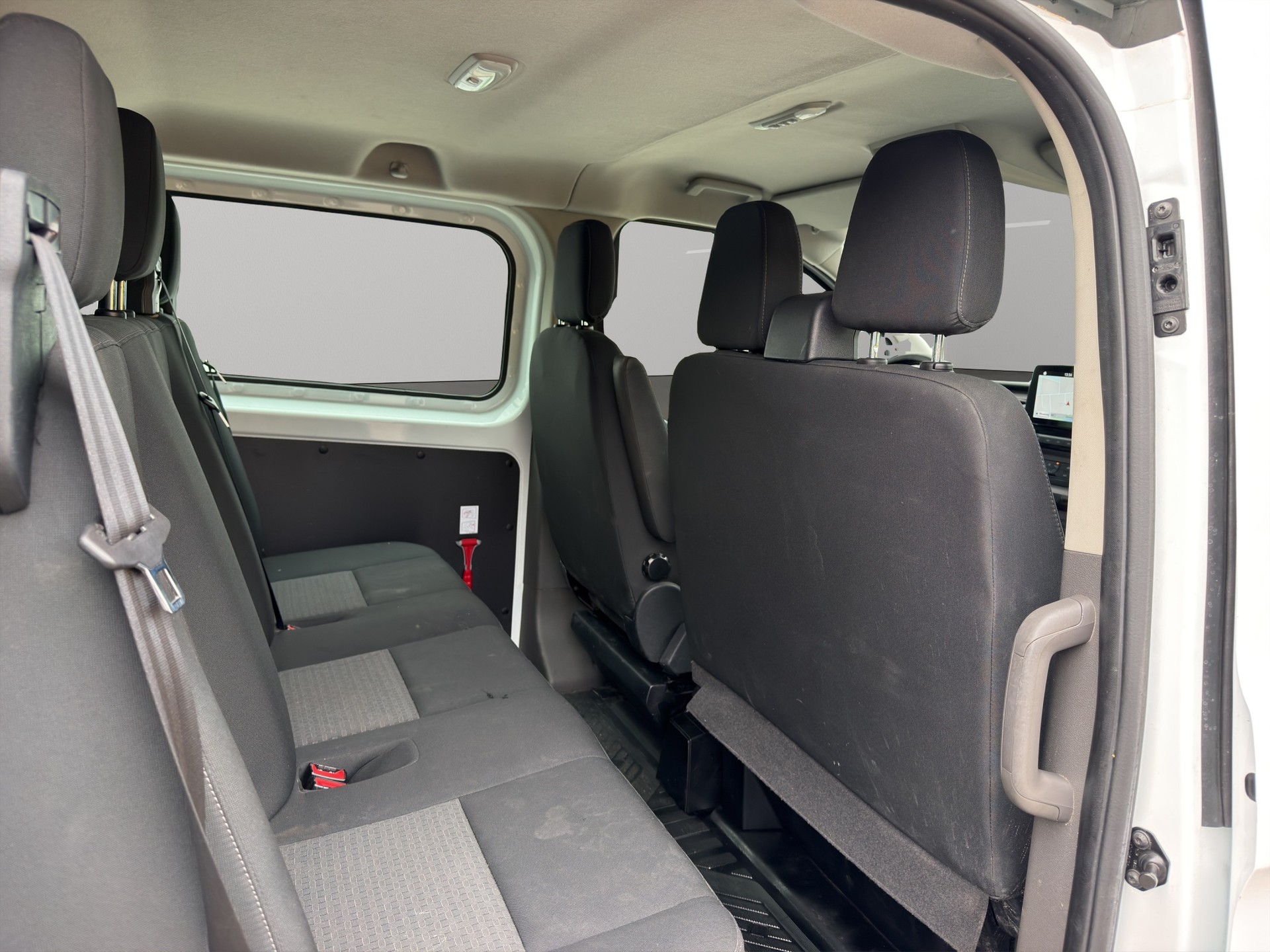 FORD Transit Custom Van 300 L2H1 DK Trend-image-8
