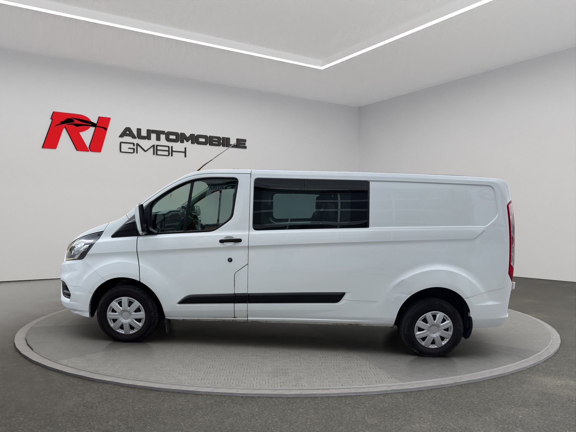 FORD Transit Custom Van 300 L2H1 DK Trend-image-5