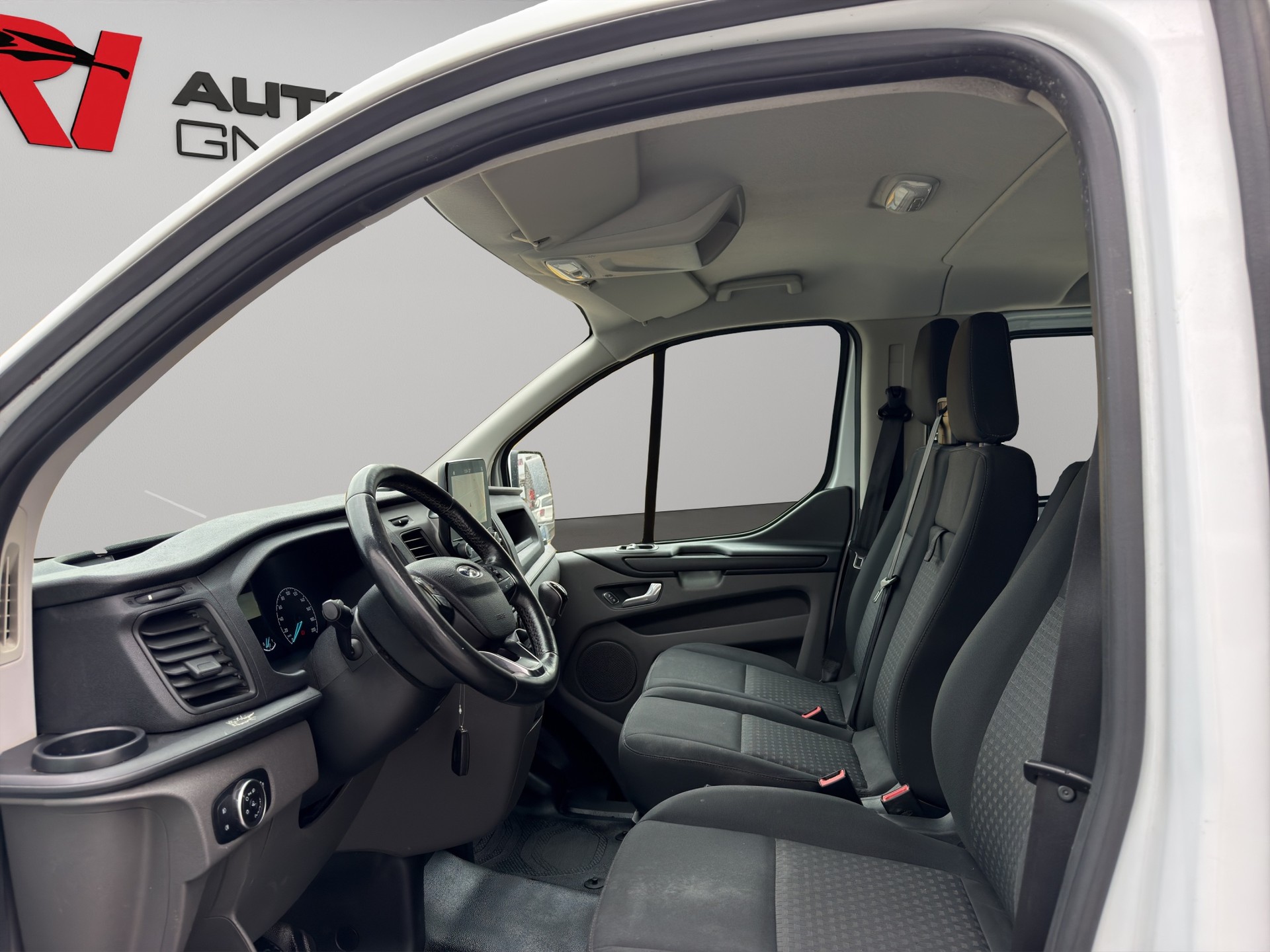 FORD Transit Custom Van 300 L2H1 DK Trend-image-9