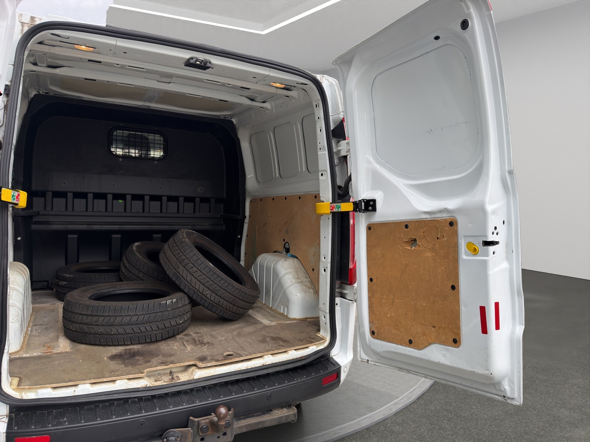 FORD Transit Custom Van 300 L2H1 DK Trend-image-12