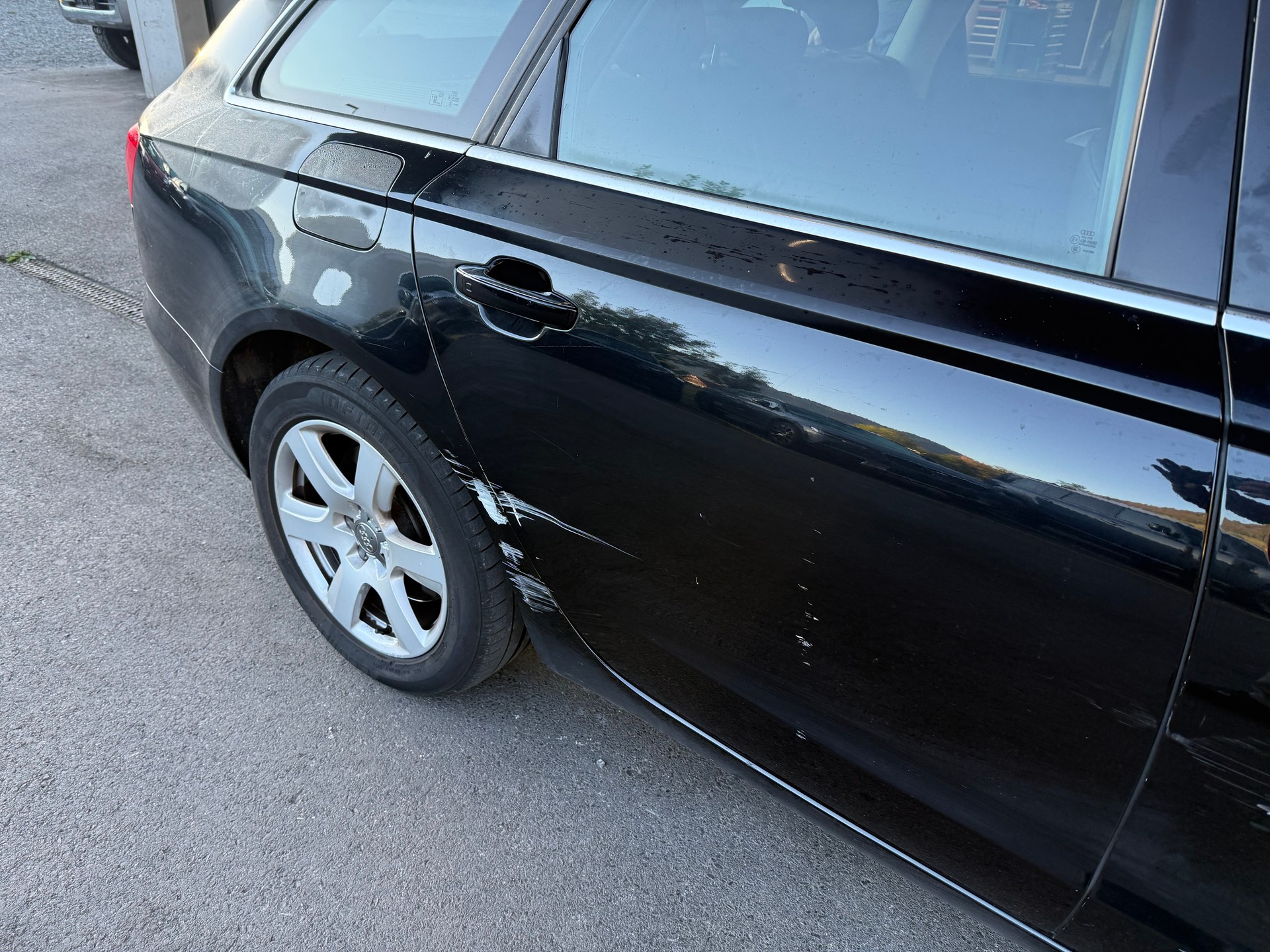 AUDI A6 Avant 3.0 TDI V6 quattro S-tronic-image-2