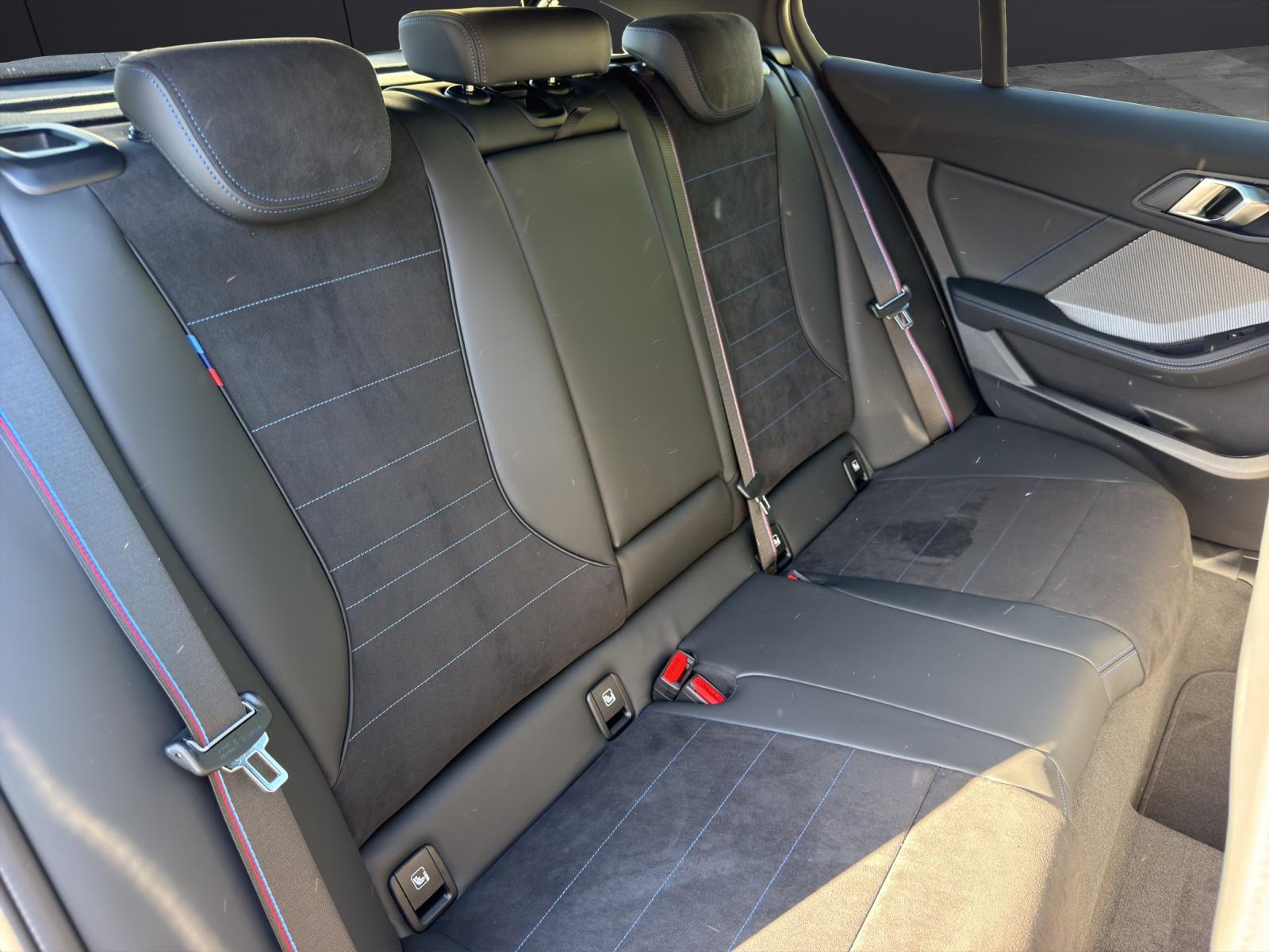 BMW 1er Reihe F70 M135i xDrive-image-13