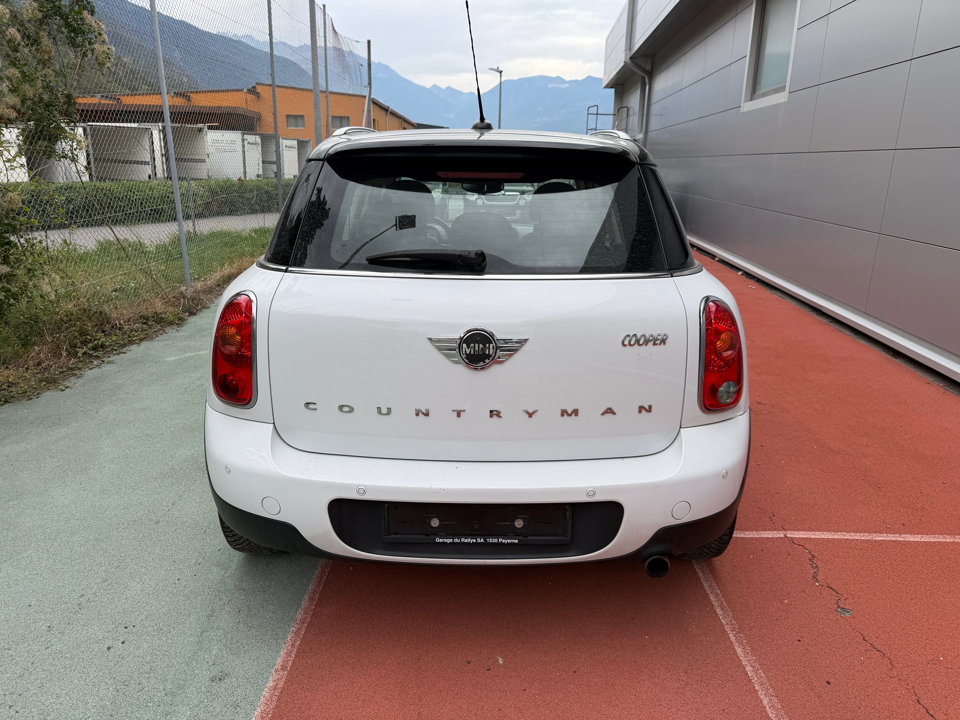 MINI Countryman Cooper FWD Steptronic-image-5