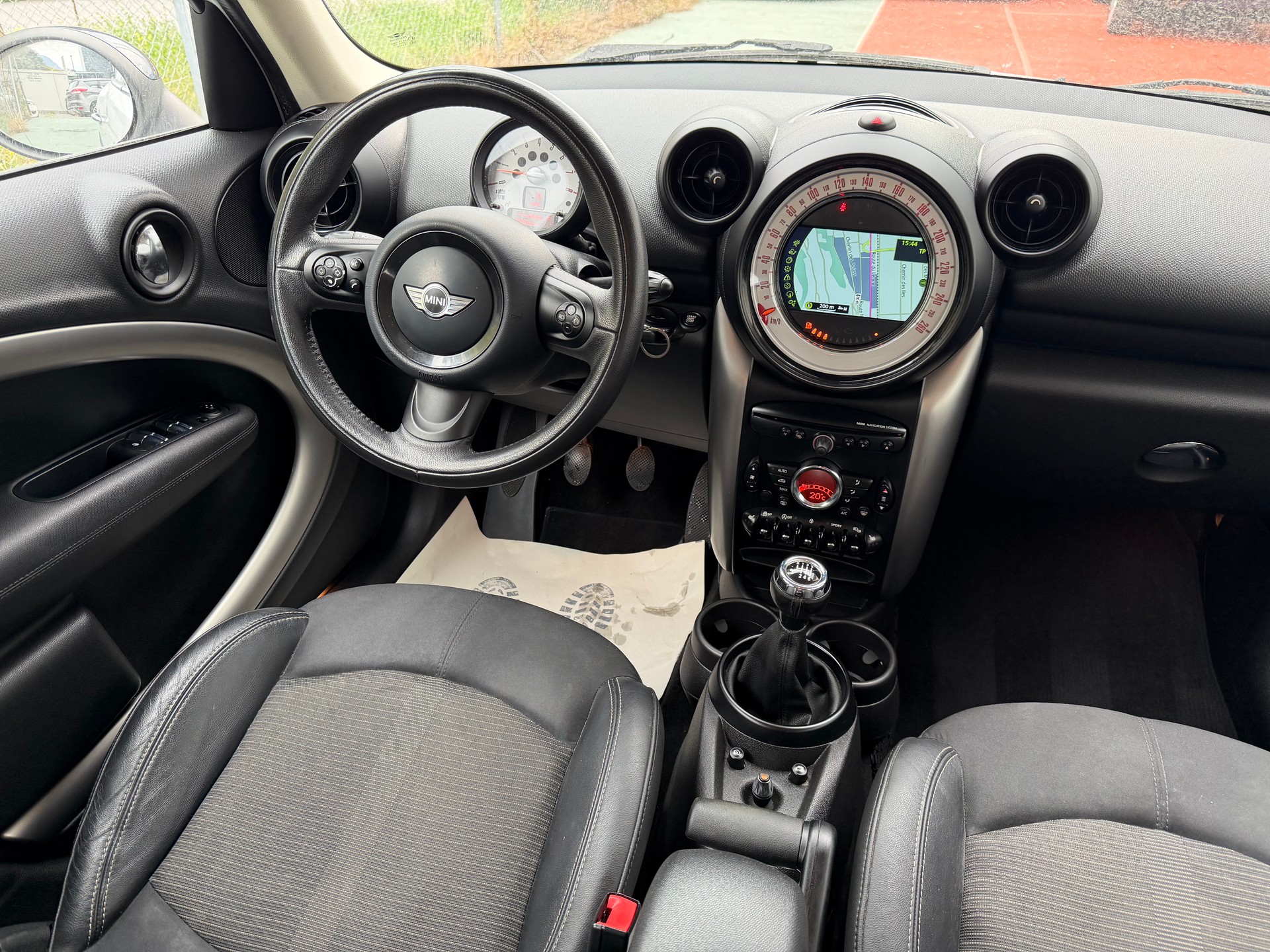 MINI Countryman Cooper FWD Steptronic-image-7