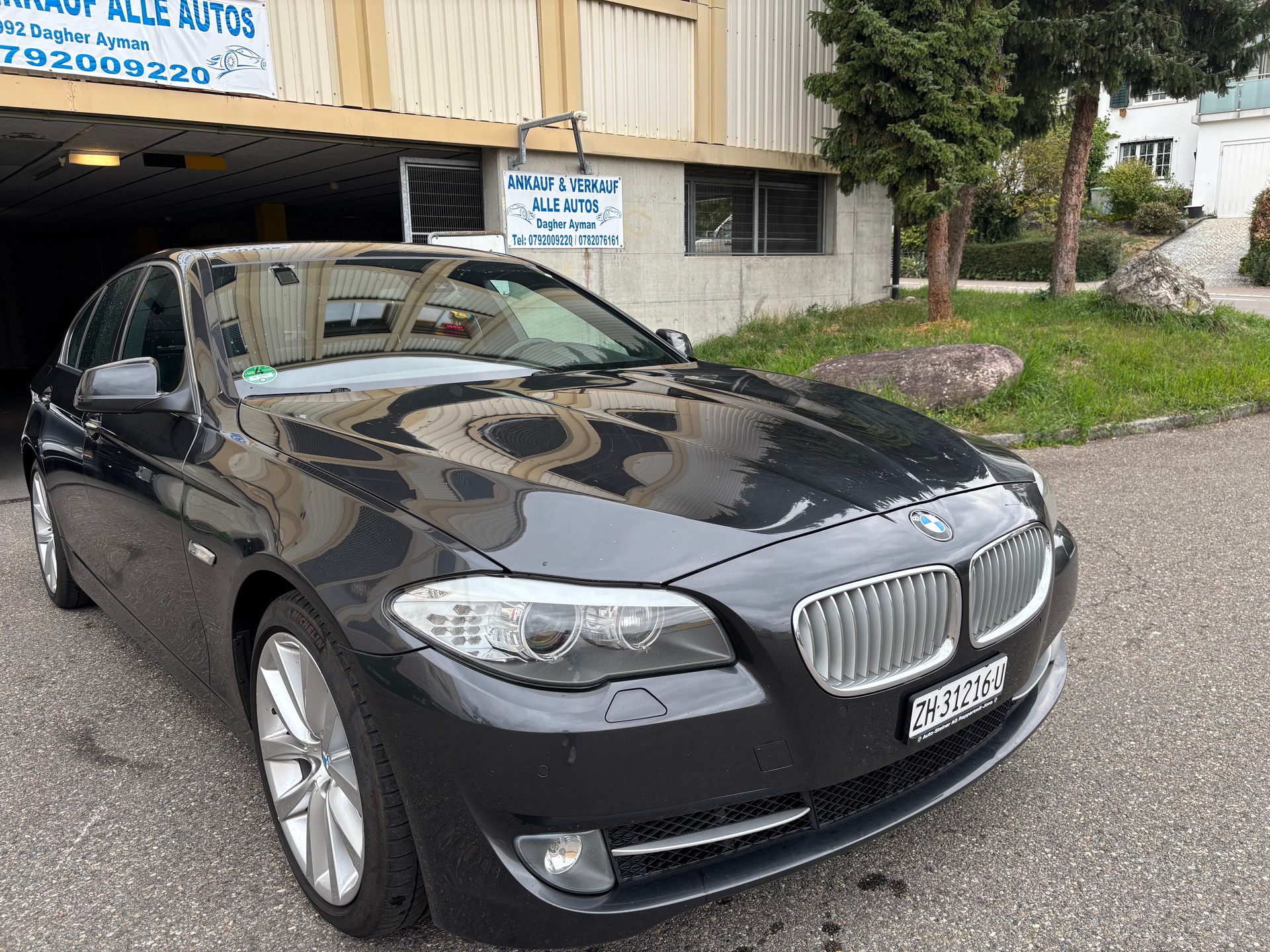 BMW 550i xDrive Steptronic-image-1