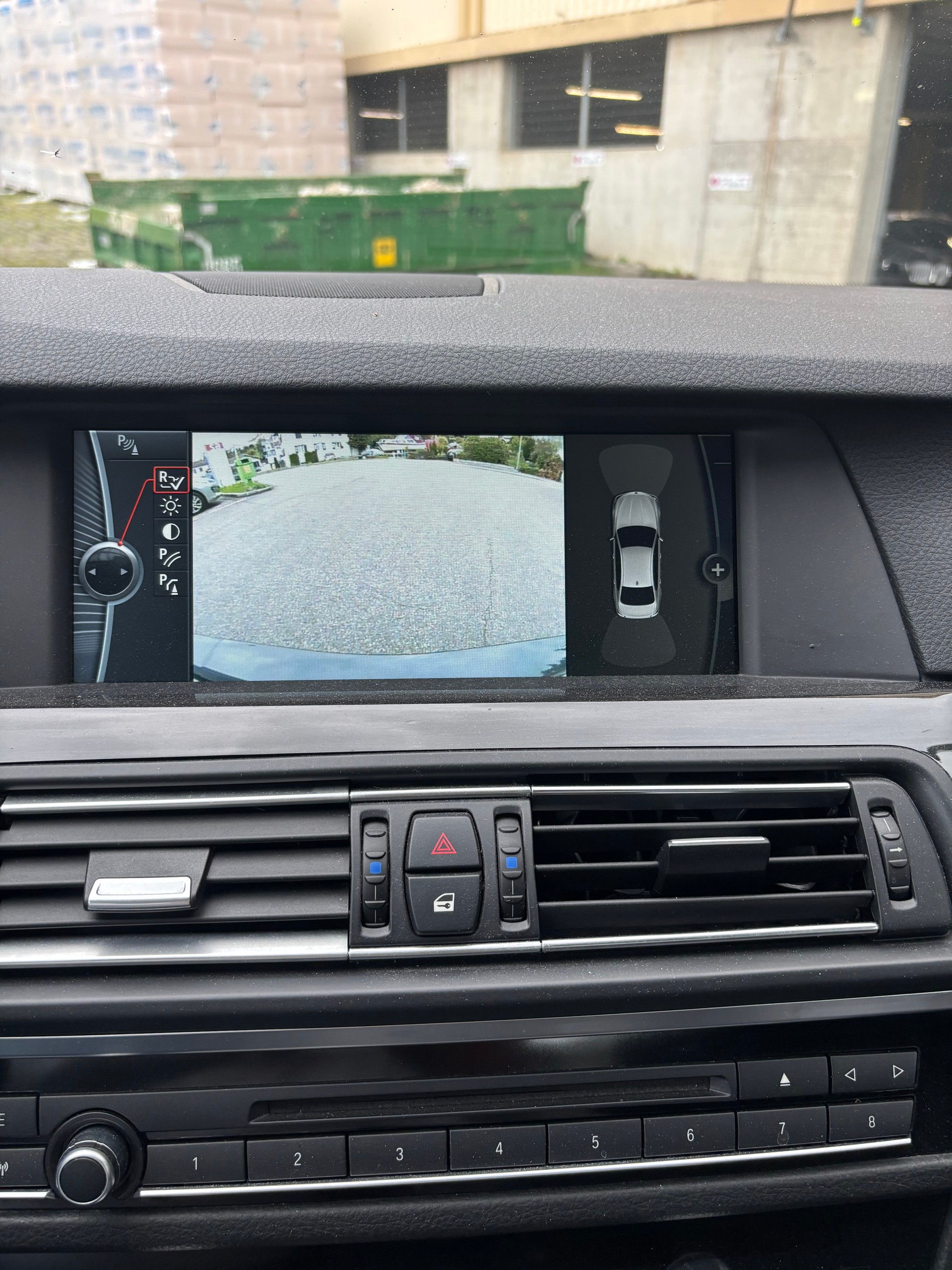 BMW 550i xDrive Steptronic-image-10