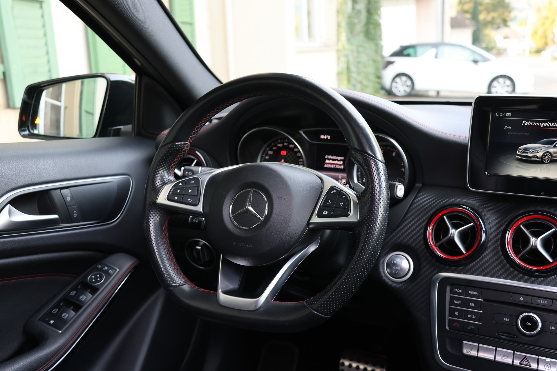 MERCEDES-BENZ A 250 Sport AMG Line 4Matic 7G-DCT-image-11