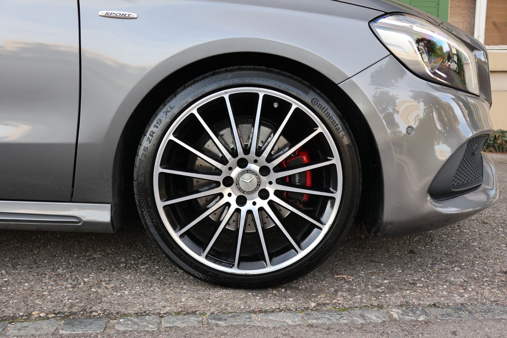 MERCEDES-BENZ A 250 Sport AMG Line 4Matic 7G-DCT-image-3