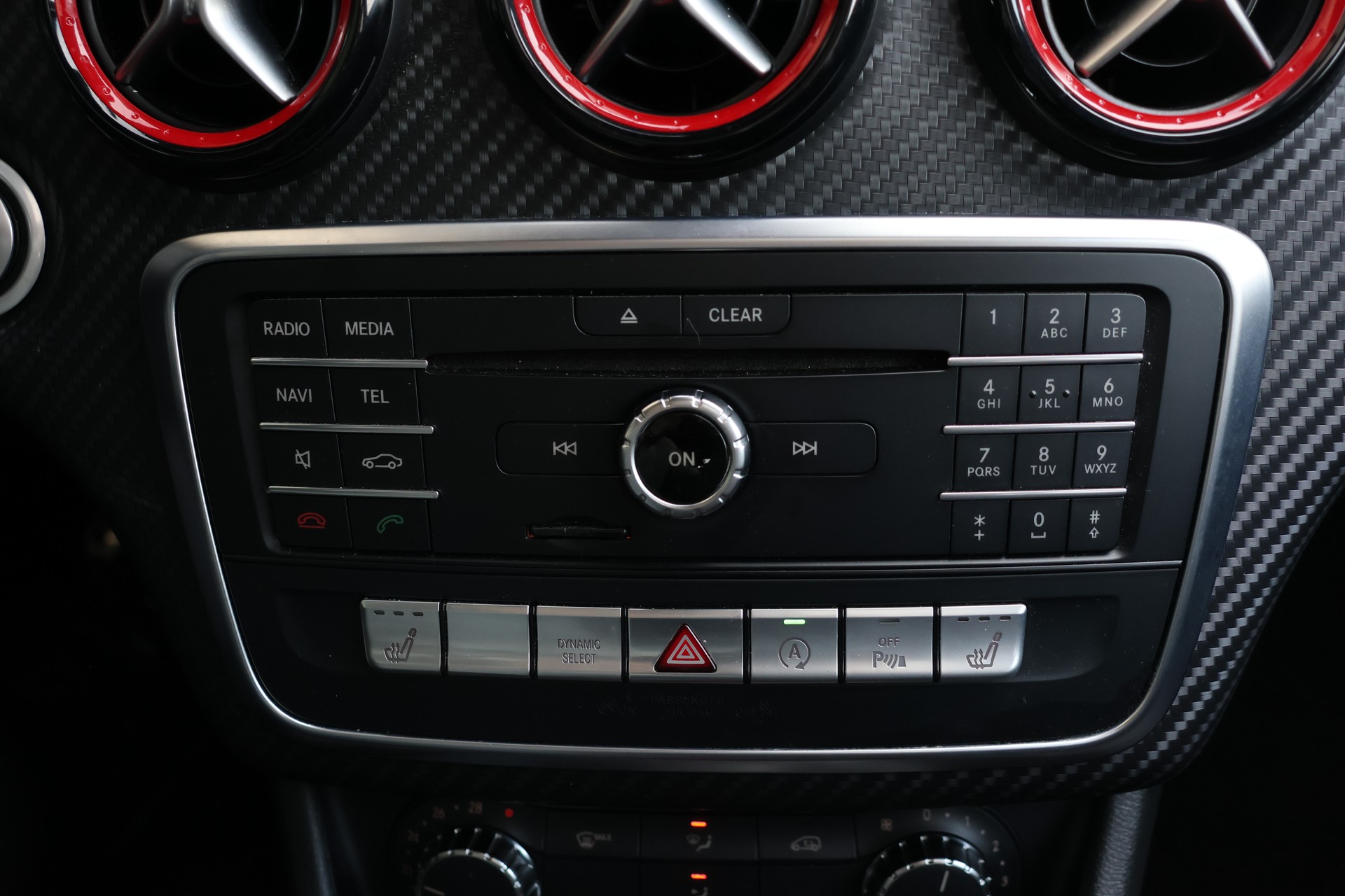 MERCEDES-BENZ A 250 Sport AMG Line 4Matic 7G-DCT-image-21