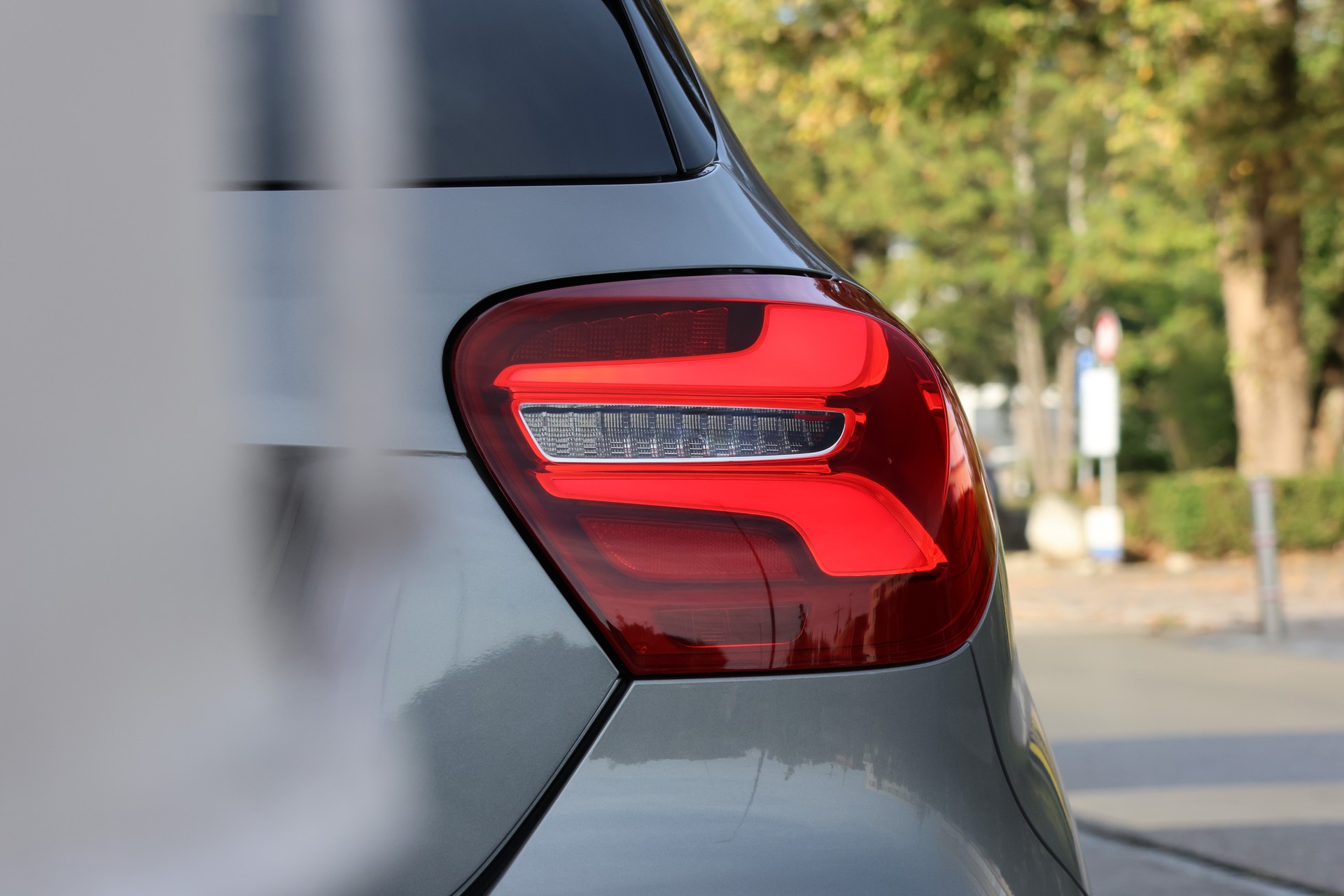 MERCEDES-BENZ A 250 Sport AMG Line 4Matic 7G-DCT-image-5