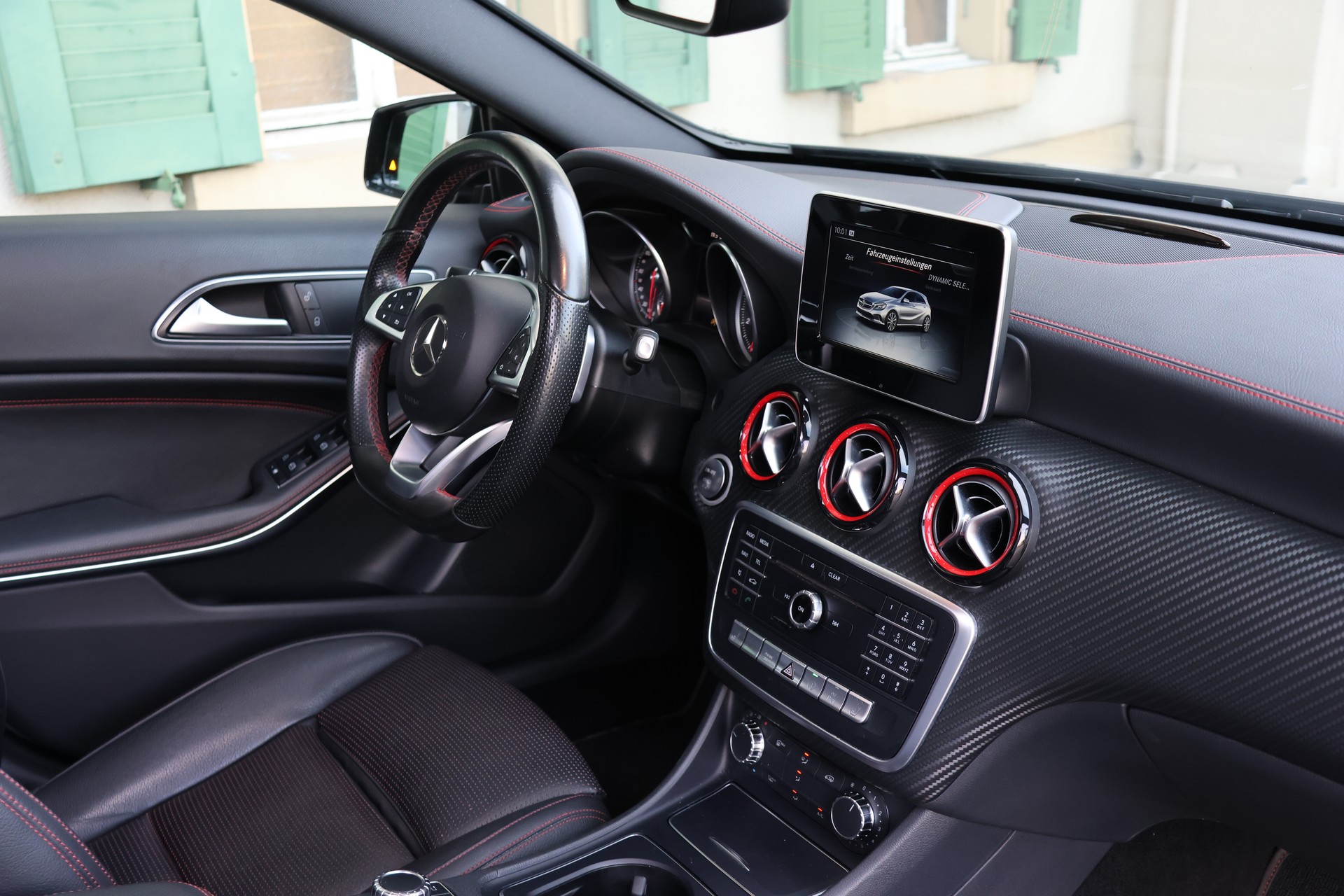 MERCEDES-BENZ A 250 Sport AMG Line 4Matic 7G-DCT-image-8