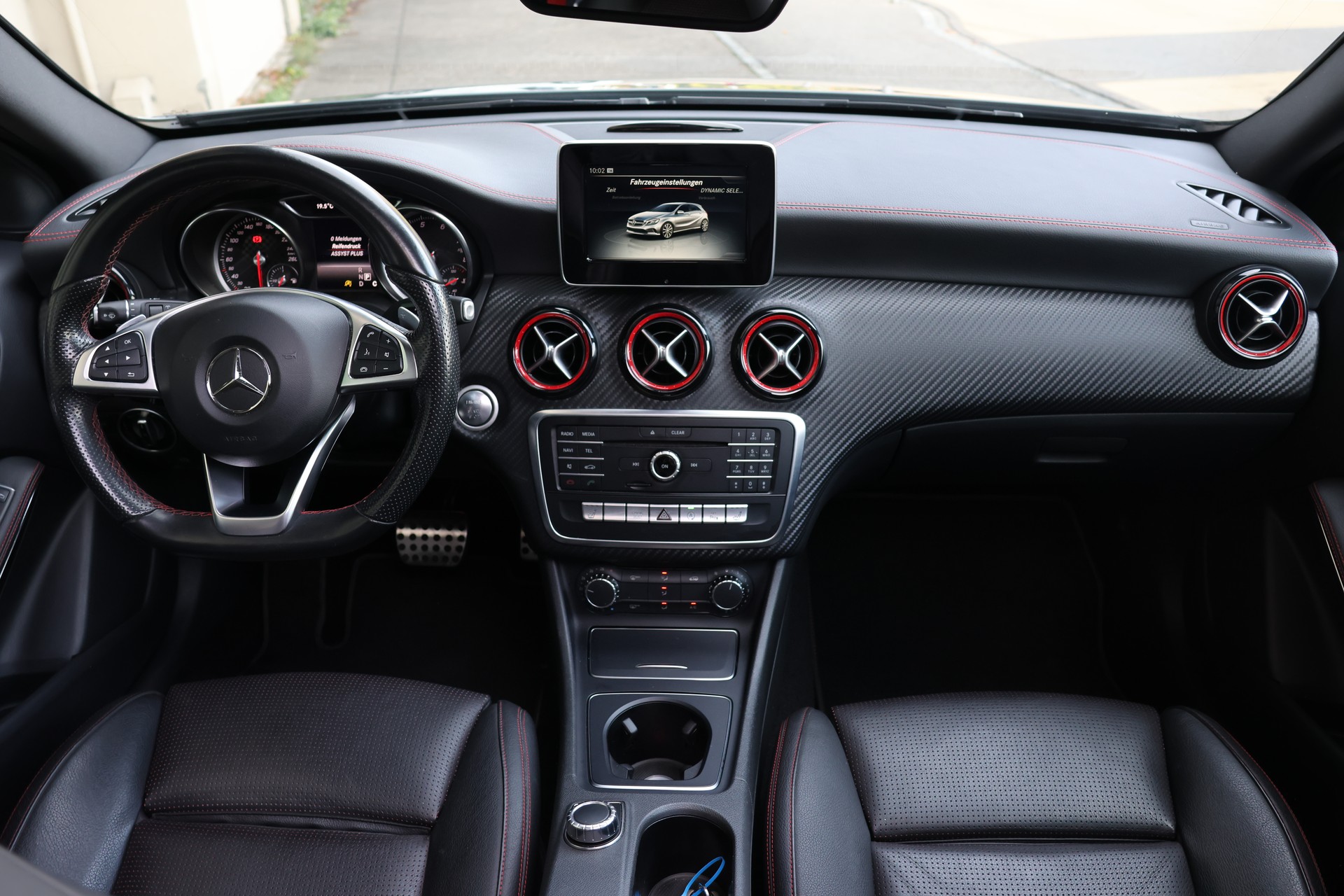 MERCEDES-BENZ A 250 Sport AMG Line 4Matic 7G-DCT-image-10