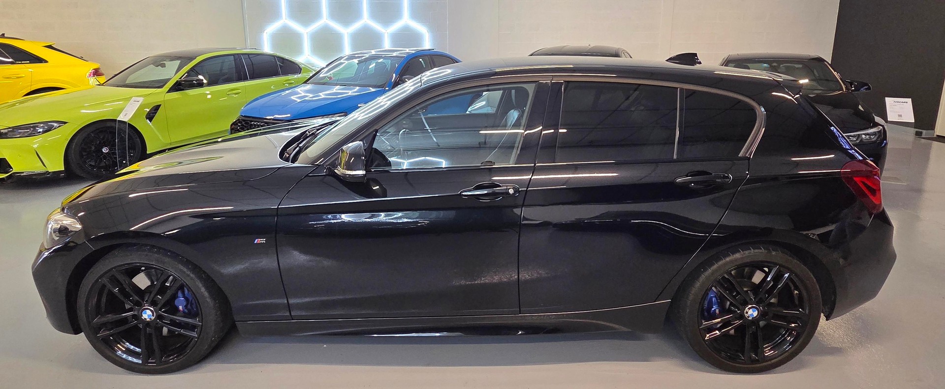 BMW M140i xDrive Steptronic-image-2