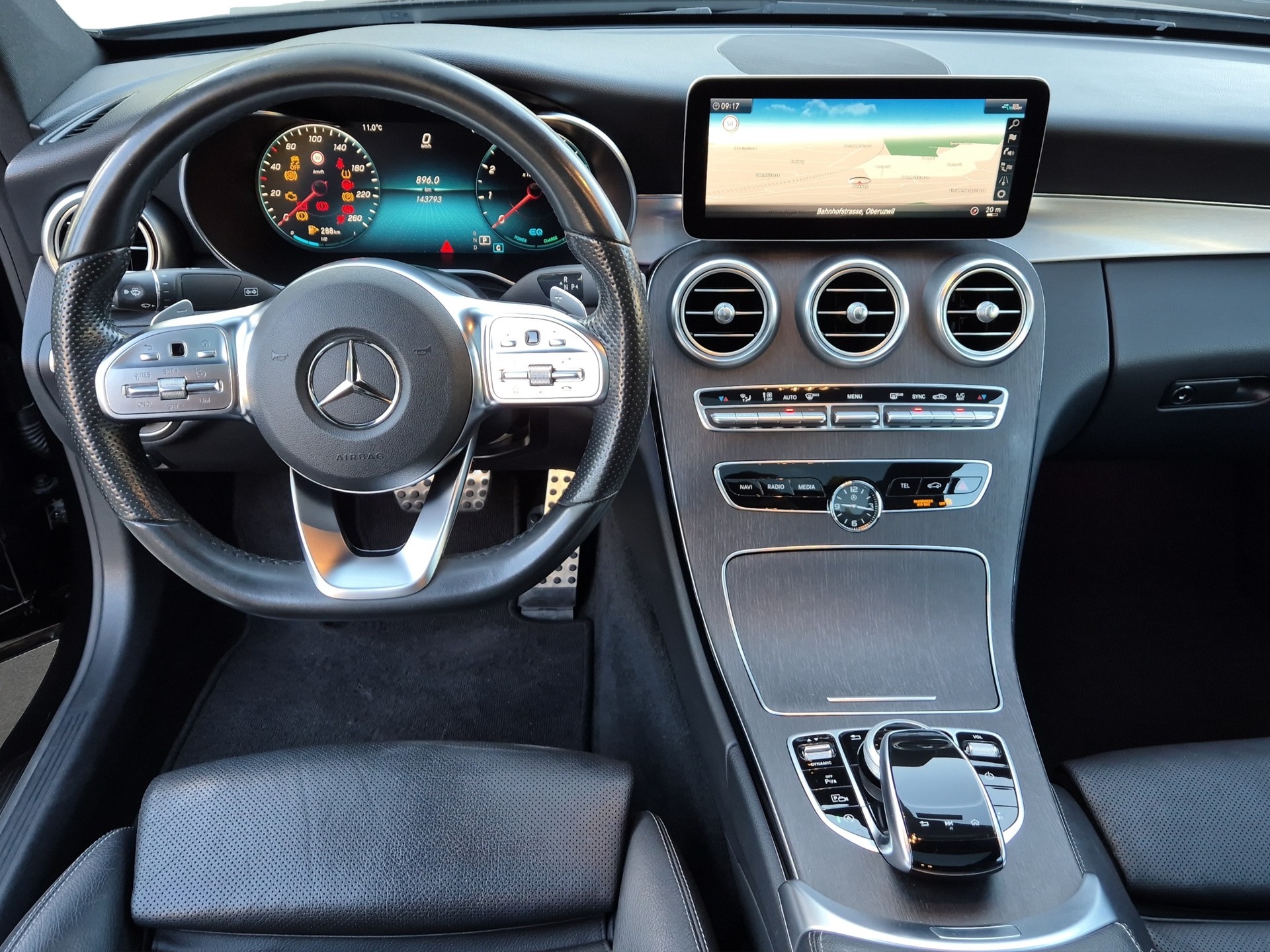 MERCEDES-BENZ C 200 Coupé 4Matic AMG Line 9G-Tronic *Schiebe-&Panodach / Burmester*-image-9
