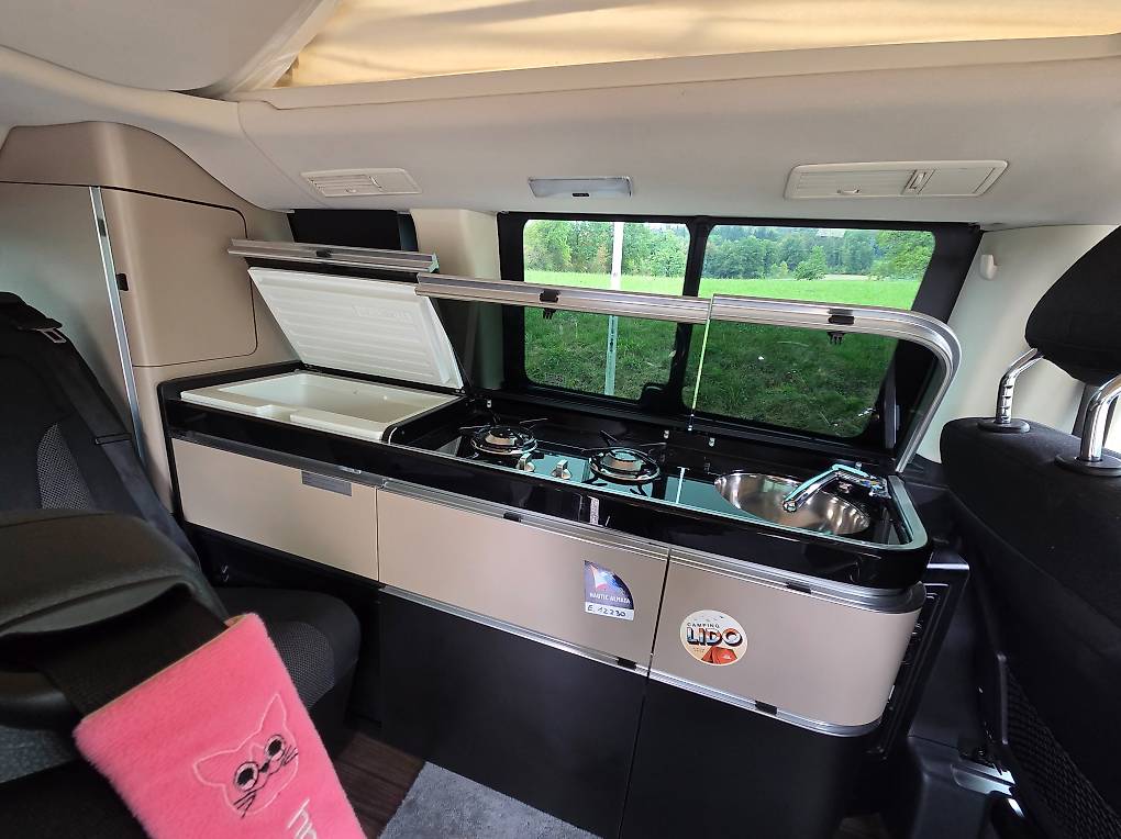 MERCEDES-BENZ-image-4