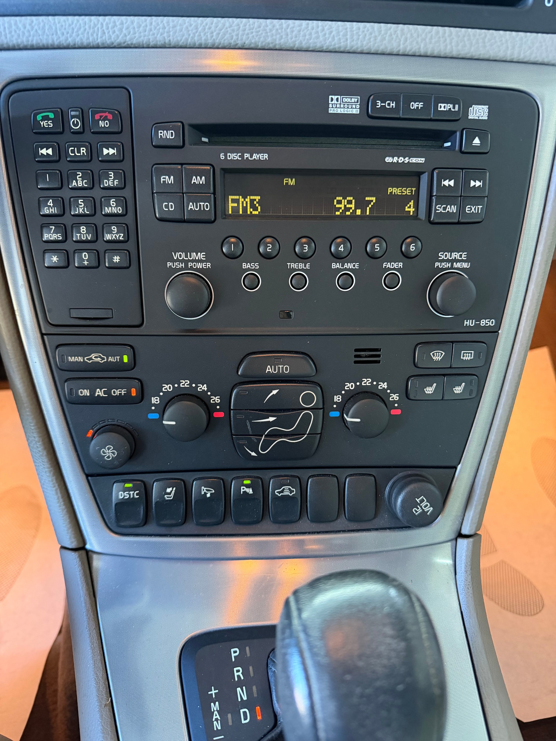VOLVO S60 2.5T Momentum-image-9