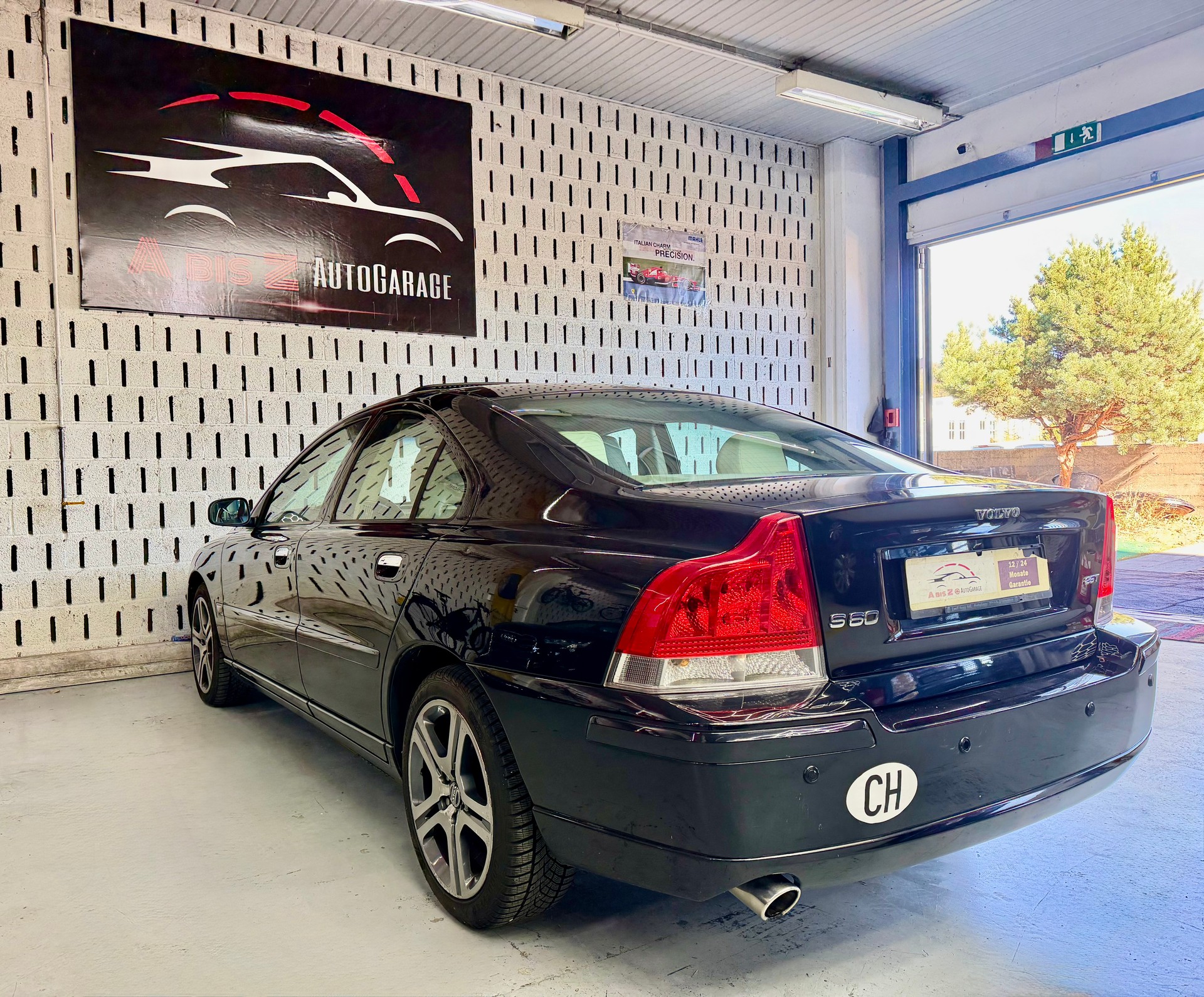 VOLVO S60 2.5T Momentum-image-19